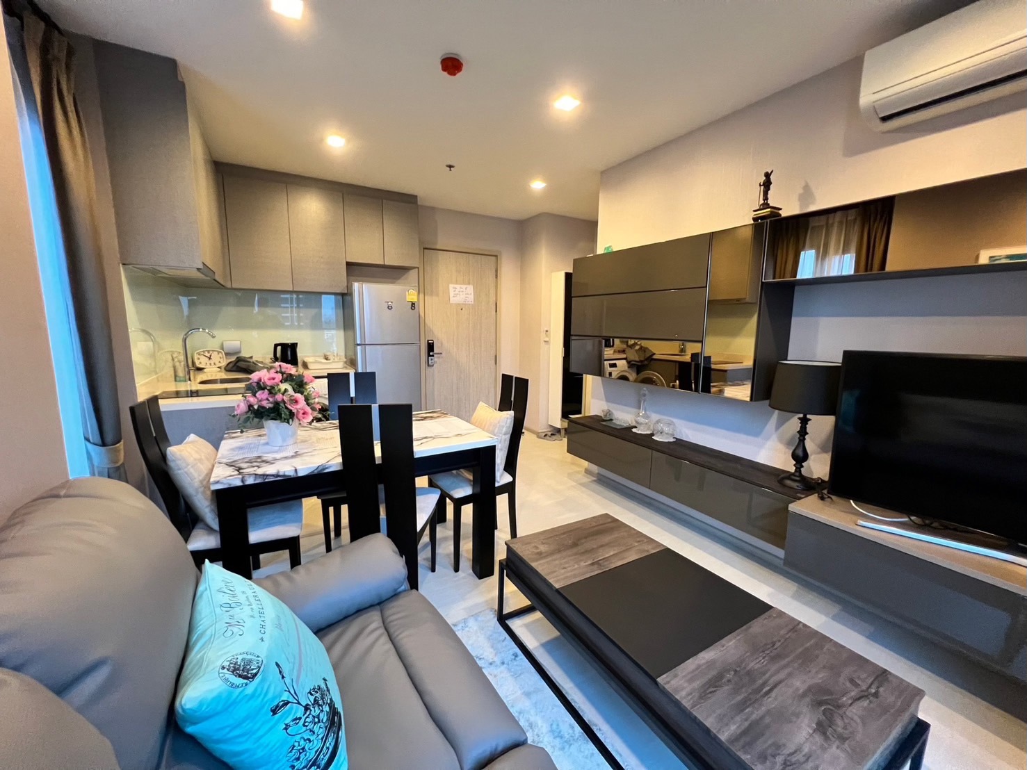 *FOR RENT* RHYTHM สุขุมวิท36-38 ห้องสวยหรู ใกล้ BTS ทองหล่อ 350 ม.