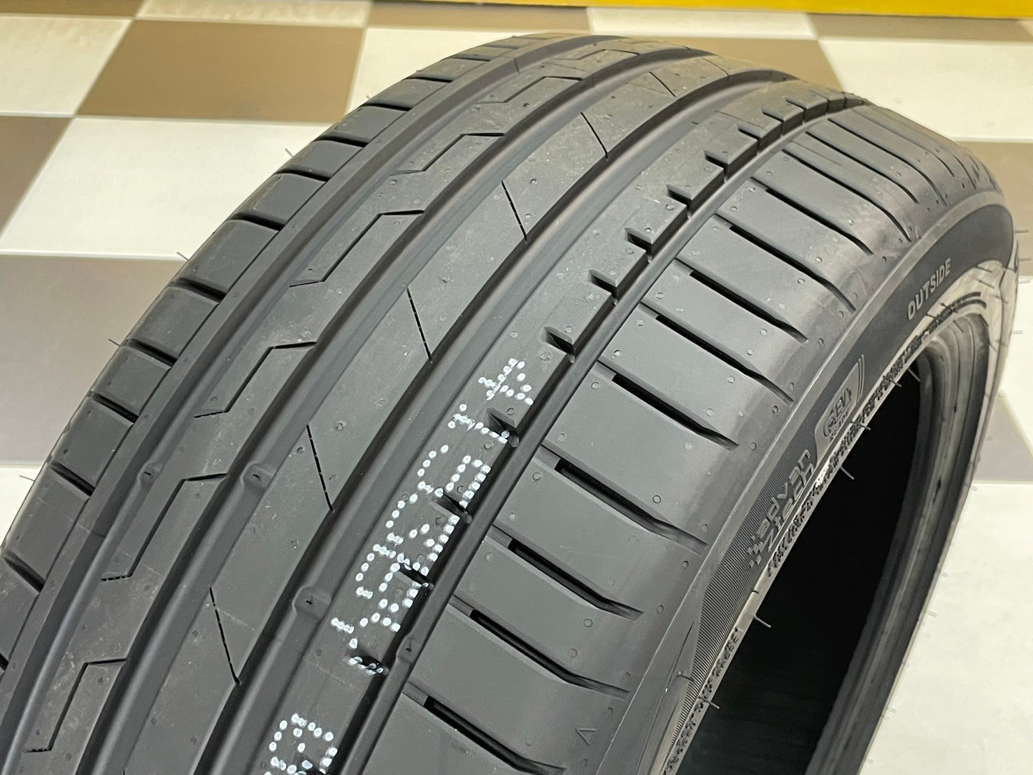 GITI SPORT S2 235/45R18 ยางใหม่ปี2024