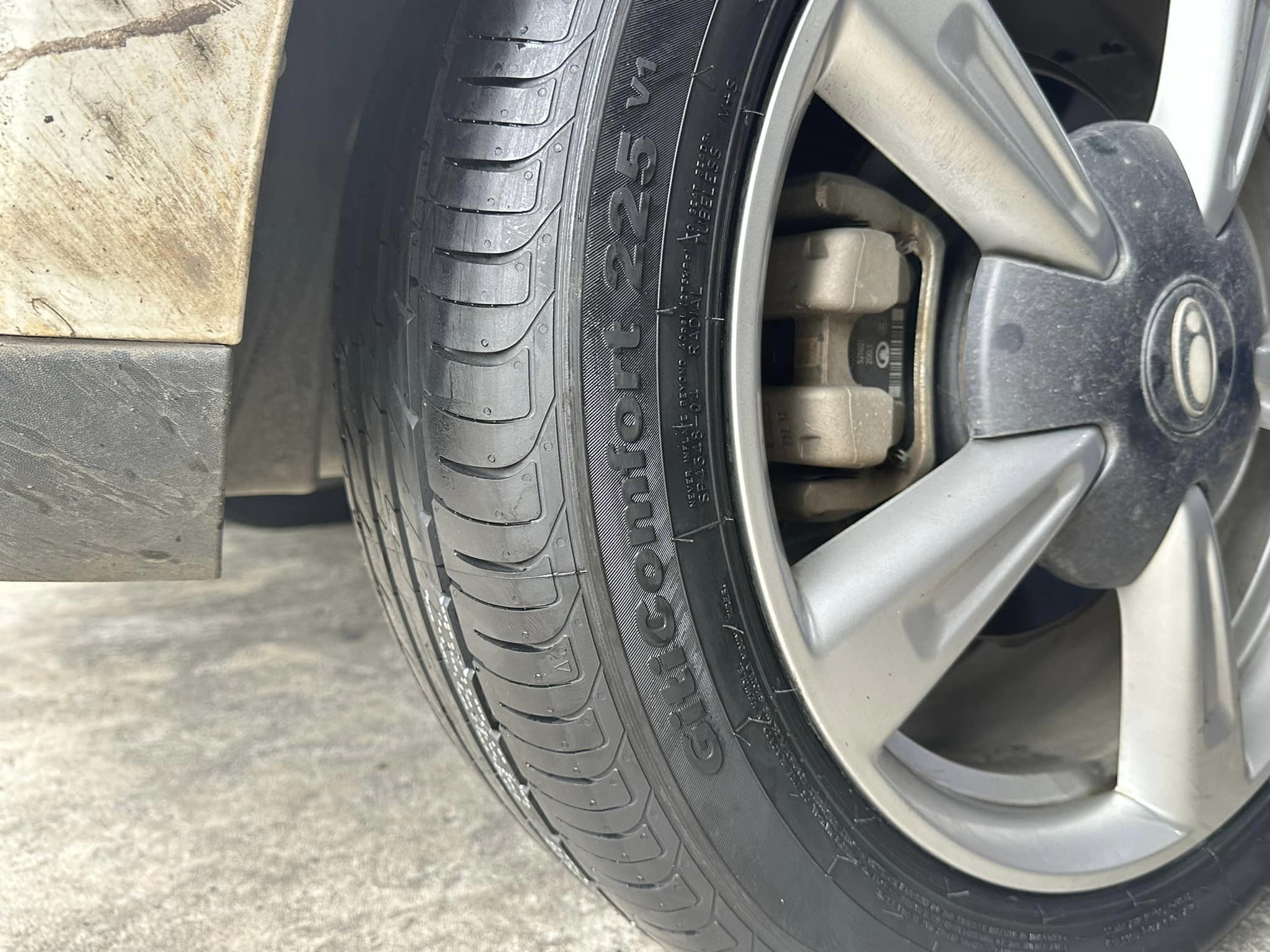 🚘 #ORA_Goodcat 🛞#Giti #Comfort225v1 215/50R18