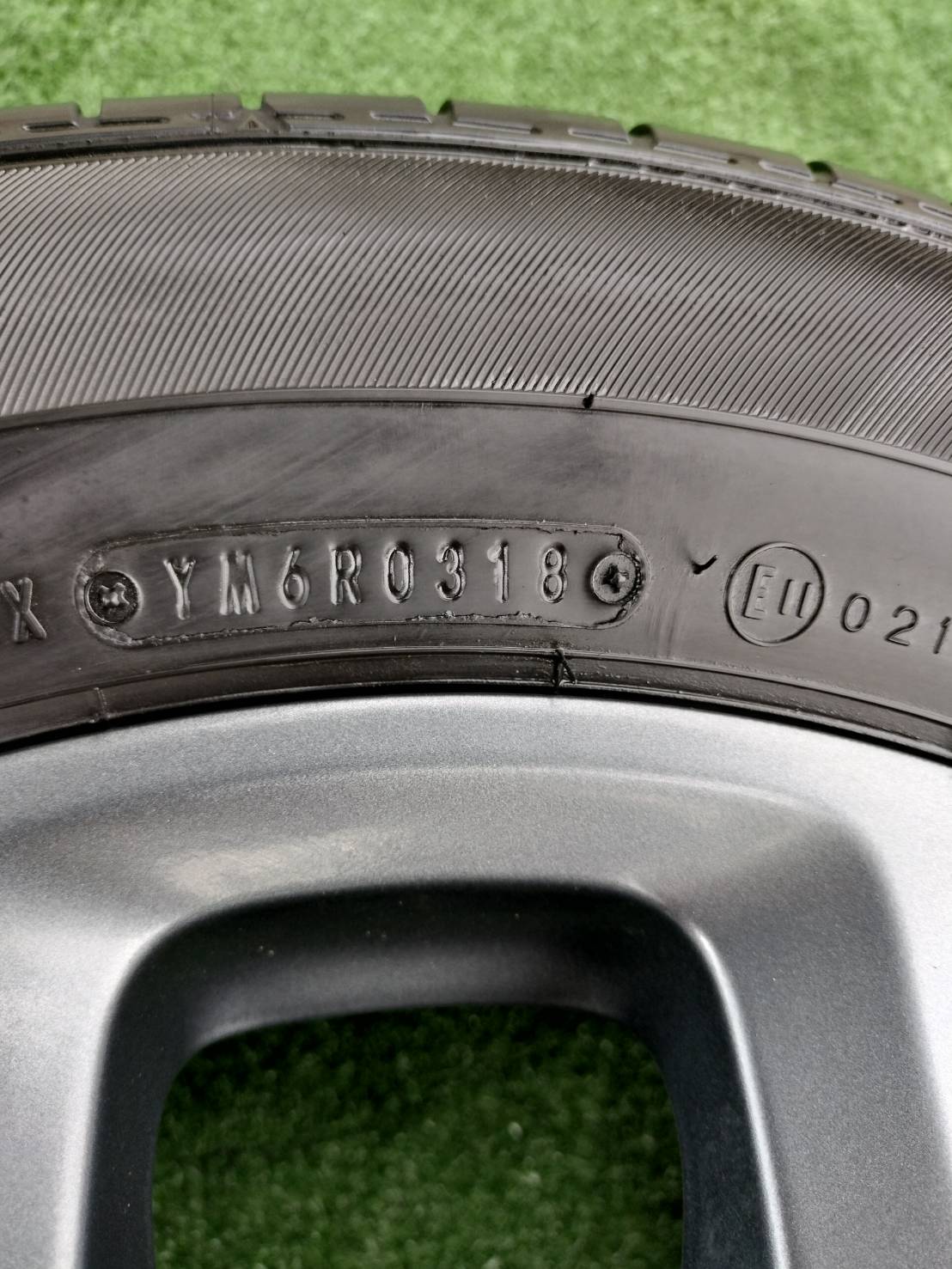 ล้อแม็กซ์เดิม MAZDASล้อเดิมขอบ15" ขนาดล้อ 5" 1/2 ขนาดรูน็อต 4×100 พร้อมยางมือสอง ยี่ห้อ DUNLOP 185/65R15