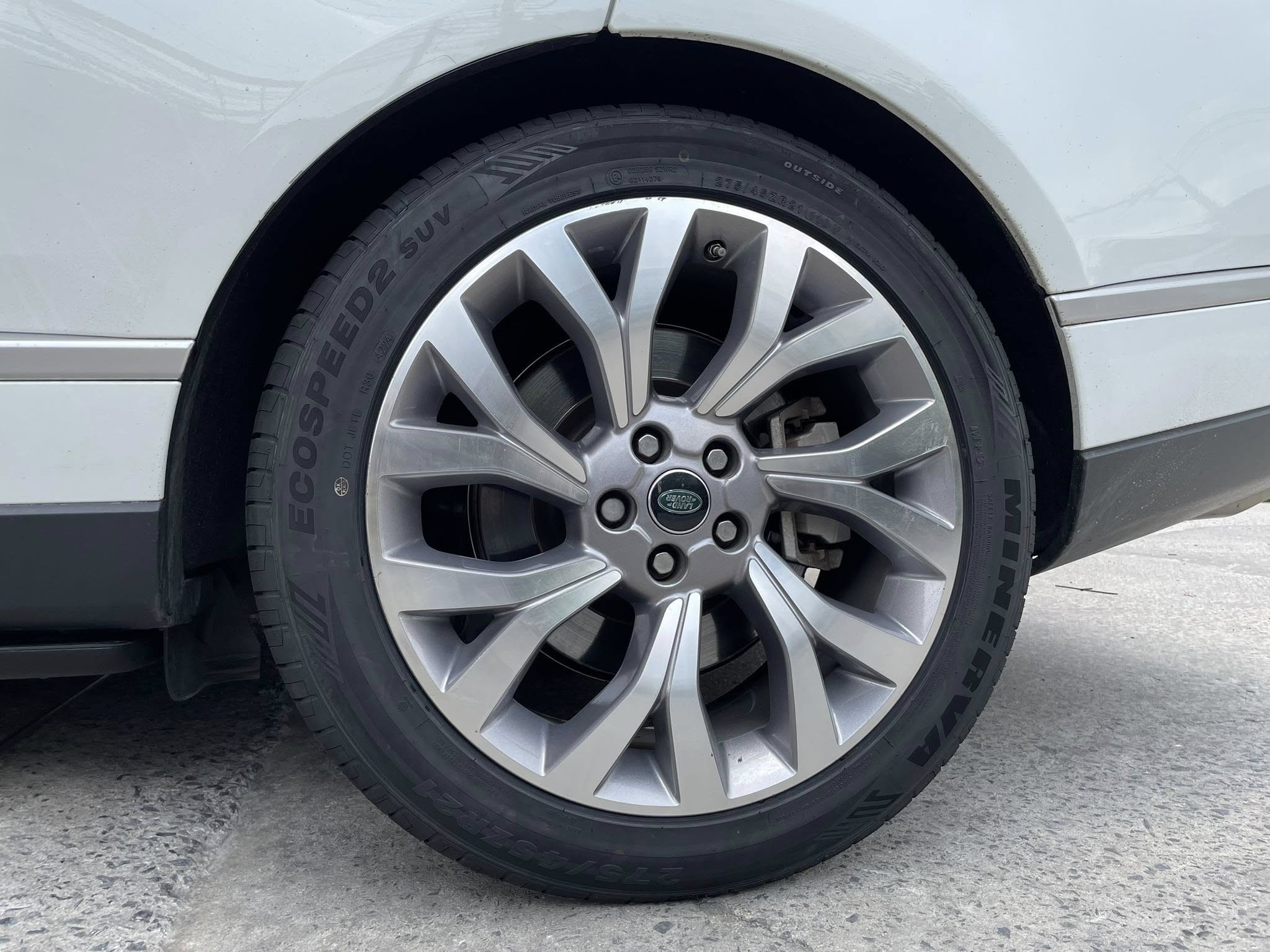 🛞 #LandRover_PangeRover_P400e 🚘เปลี่ยนยาง 🛞🐘#MINERVA_ECO SPEED2 SUV 375/45R21 ❤️ 🛞 #ยางสมรรถนะสูง นุ่มเงียบ