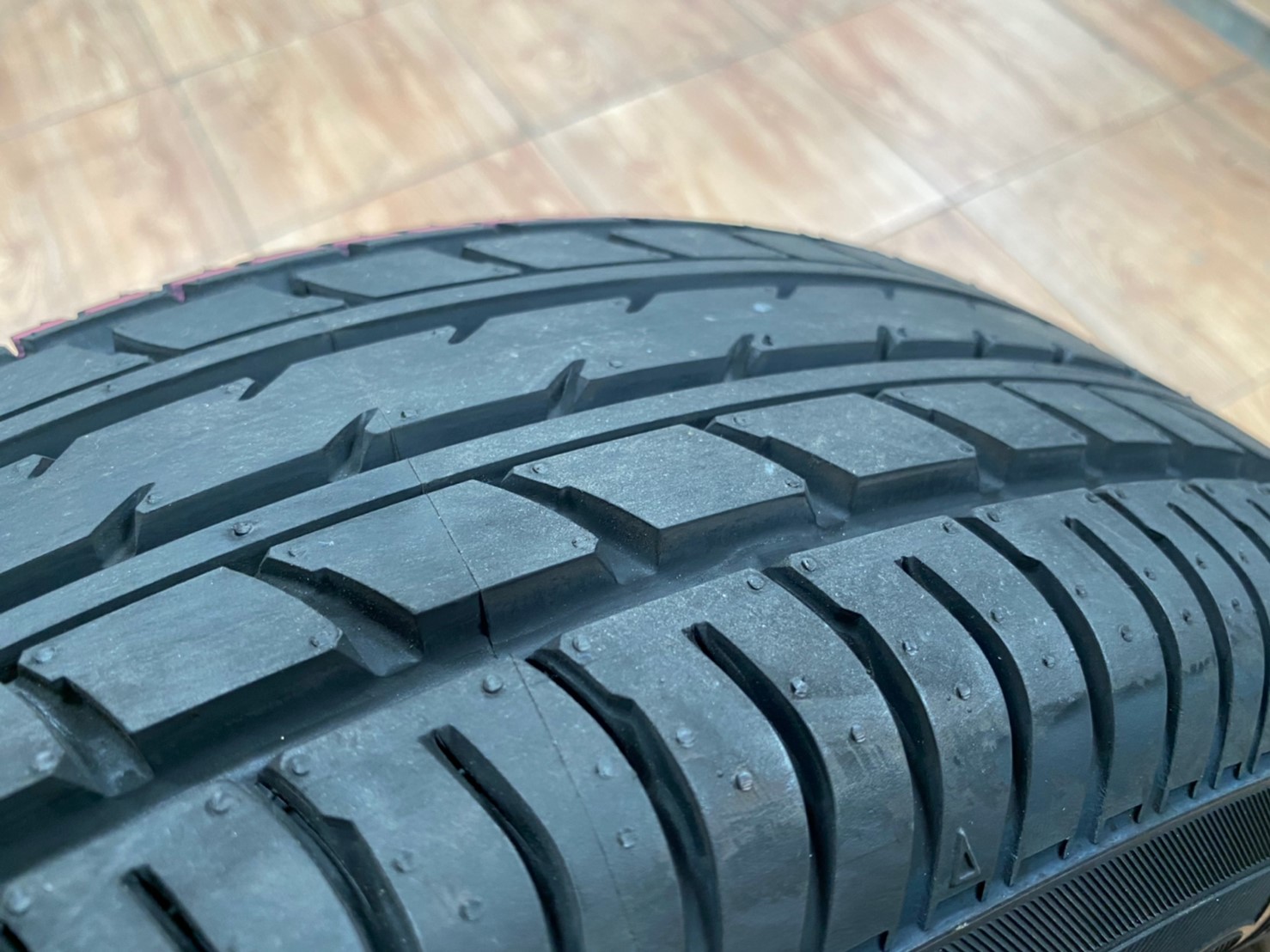 YOKOHAMA E70 185/60R15 ยางใหม่ปี2020 ยางคุณภาพดีนุ่มเงียบ