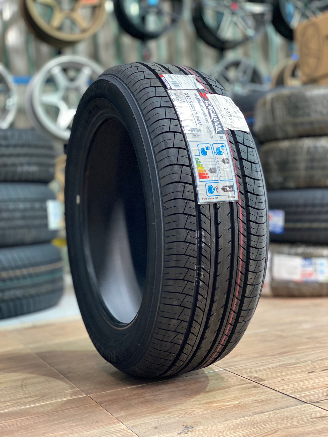 215/55R17 ยางใหม่ Yokohama BluEarth E70 ยางปี2020 ยางคุณภาพดี
