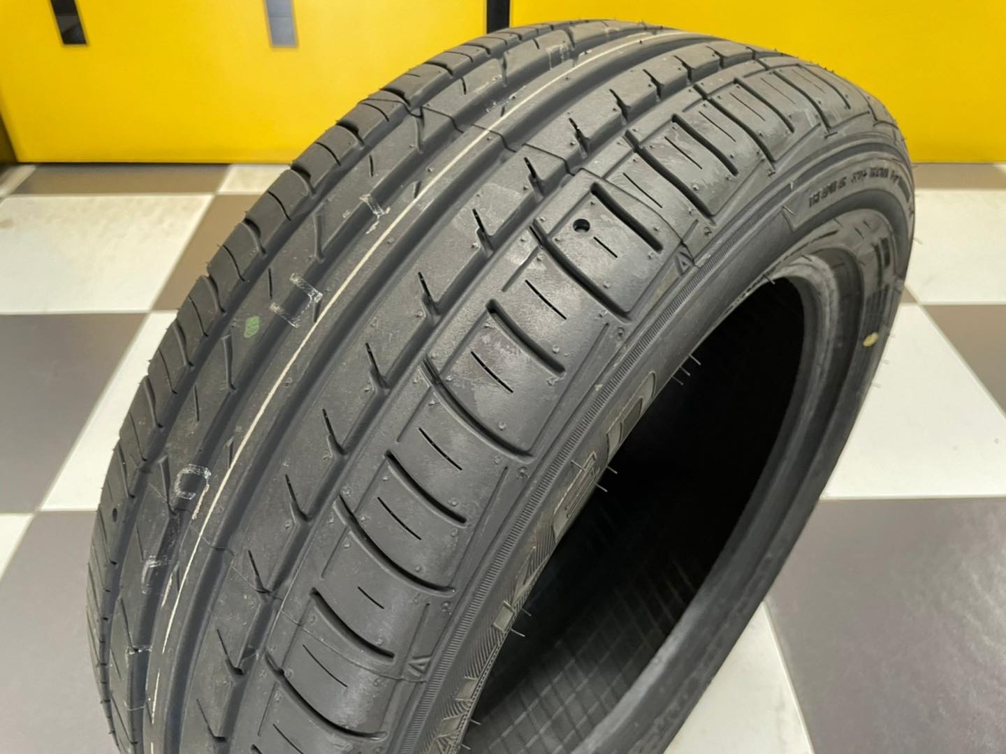 FALKEN ยางรถยนต์ 195/55R15 (เก๋งขอบ15) รุ่น ZIEX ZE914 👉ยางใหม่ปี2022👈