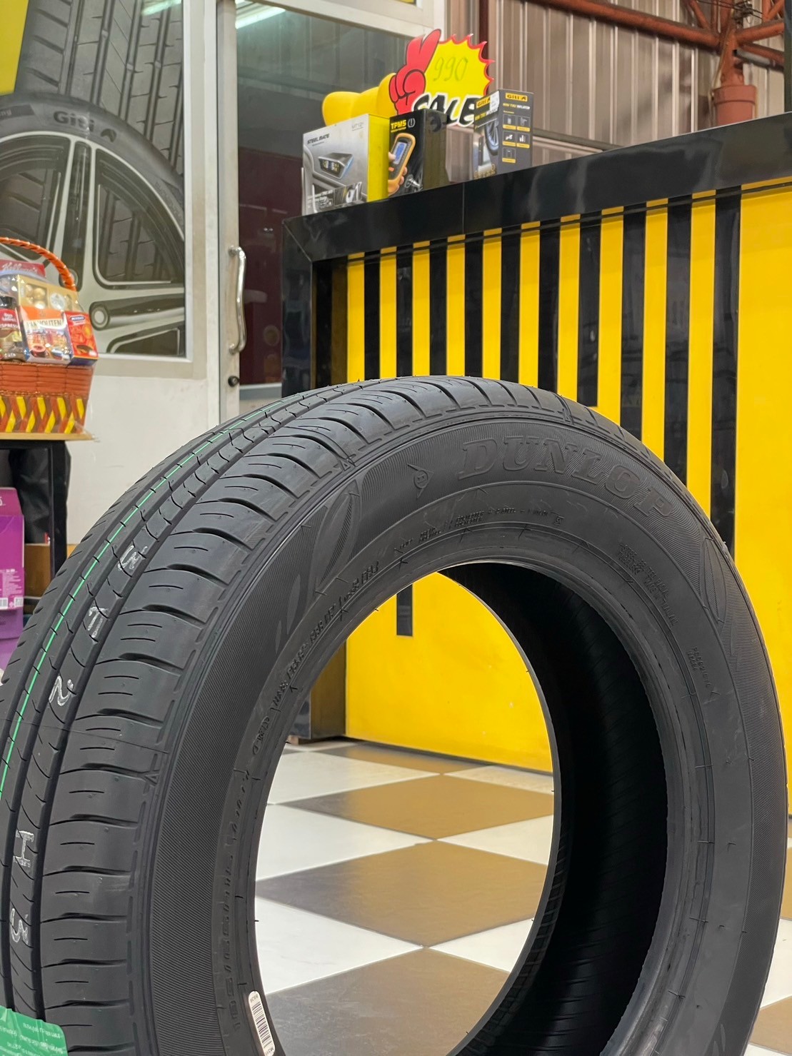 ยางDUNLOP ENASAVE EC300+ 185/65R15 ยางใหม่ปี2024