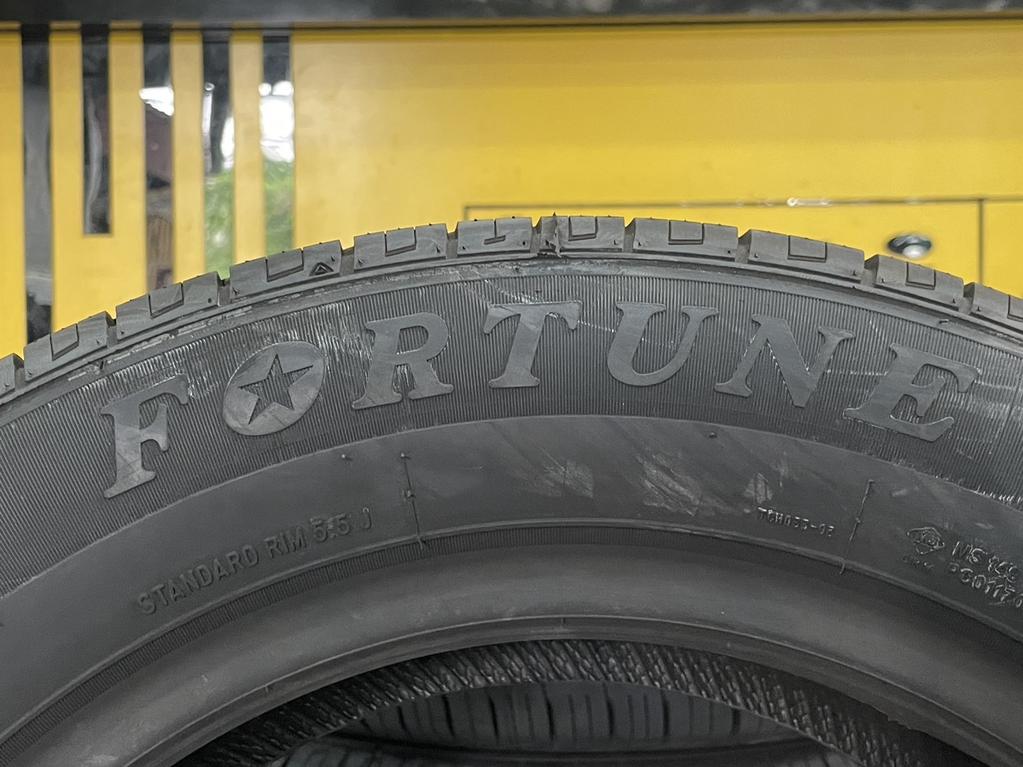 ยางใหม่FORTUNE (ฟอร์จูน) 185/65R15 ยาง Made in Thailand ยางปลายปี23 นุ่มเงียบ รีดน้ำดี (4เส้น)