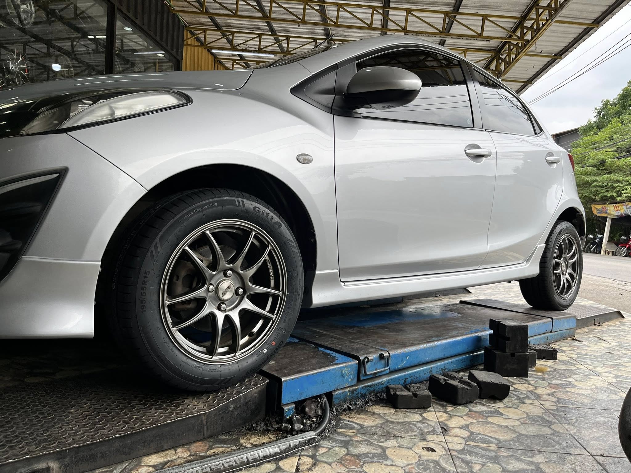 MAZDA2🚘เปลี่ยนยาง 🛞🐘#GITI #SynergyH2 195/55R15