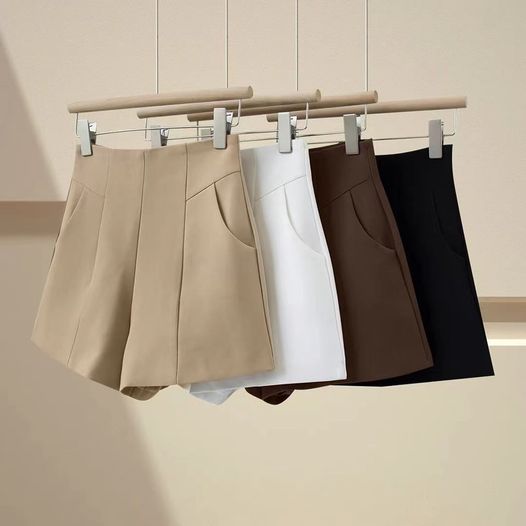 กางเกงขาสั้น เอวสูง ซิปหลัง มีซับใน กระเป๋า 2 ข้าง