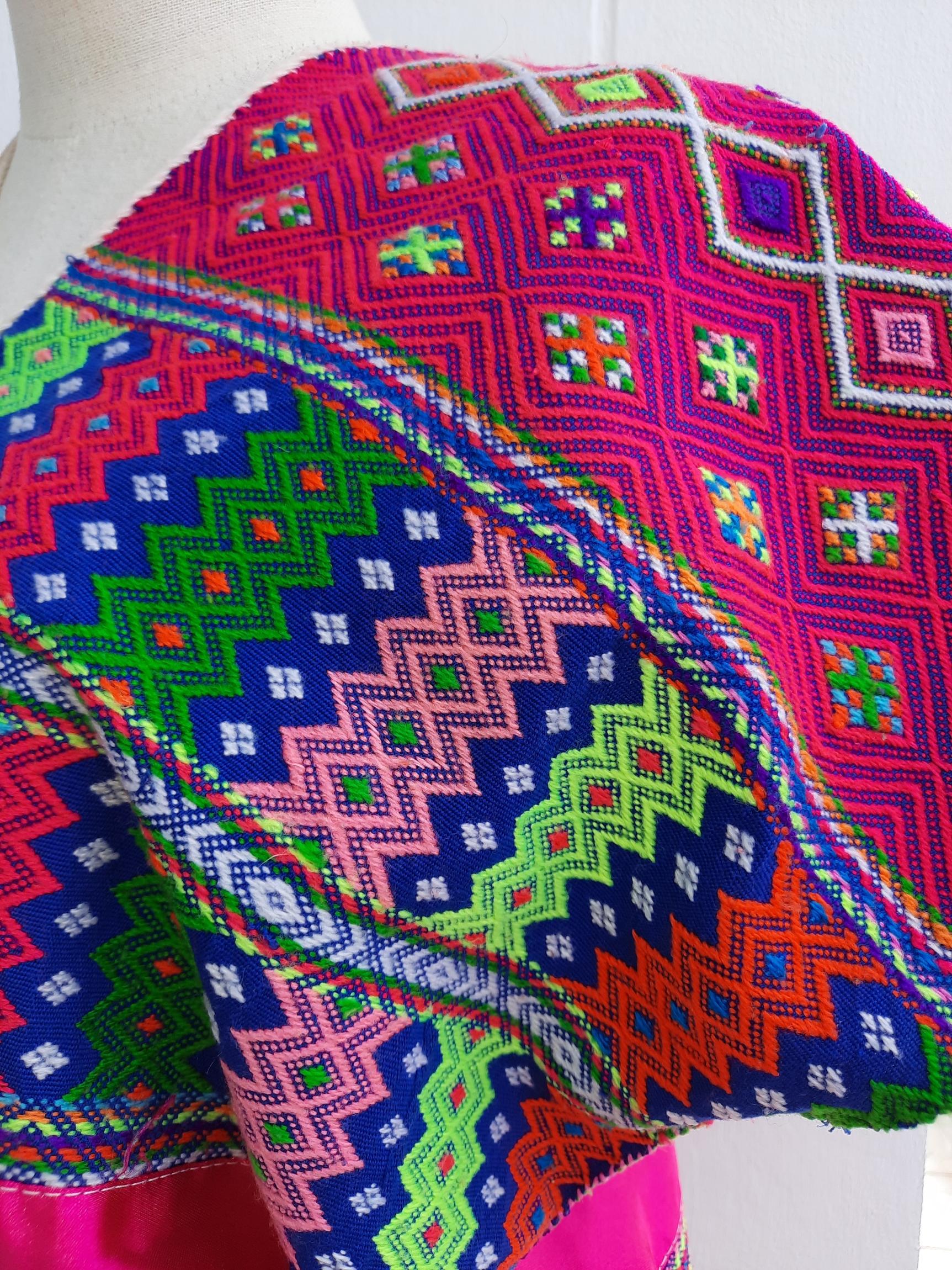 เสื้อกะเหรี่ยงโป สีสวยสด (ผ้าใหม่)