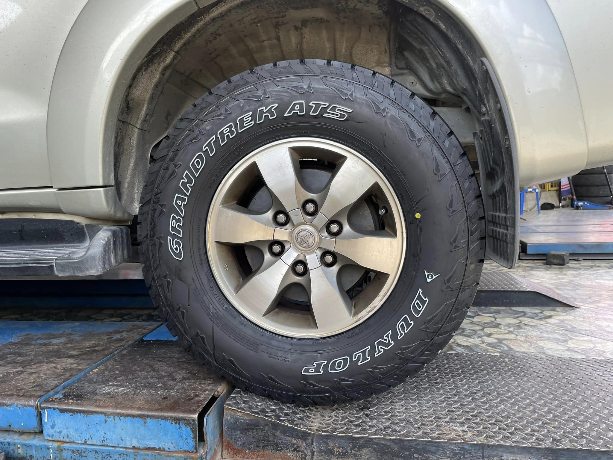#ยางสายลุย หล่อดุดัน #TOYOTA_FORTUNER เปลี่ยนยาง #DUNLOP_AT5_265/70R16