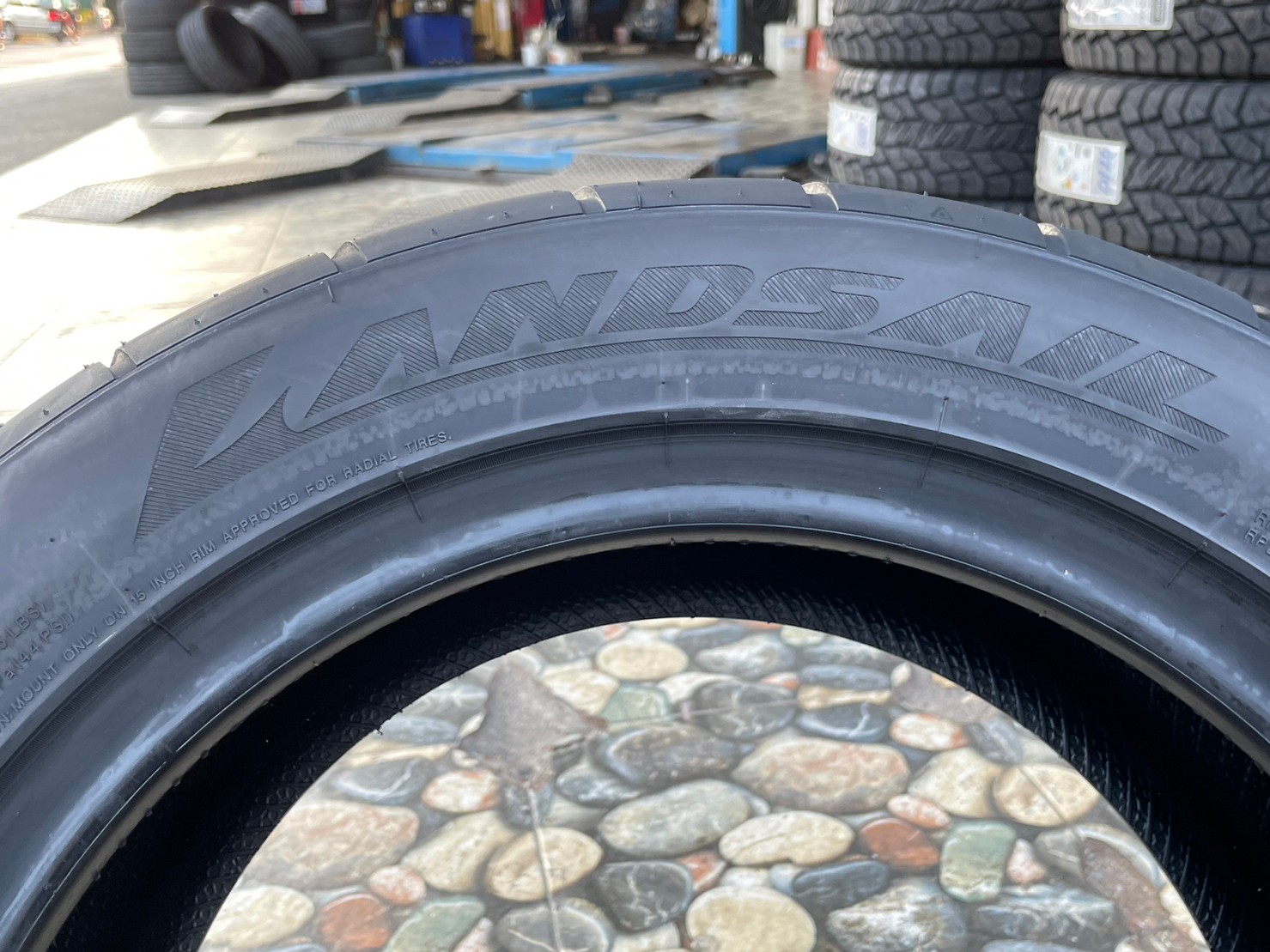 ยางสปอร์ตลายซิ่ง คุณภาพดี Lansail RS009 195/55R15