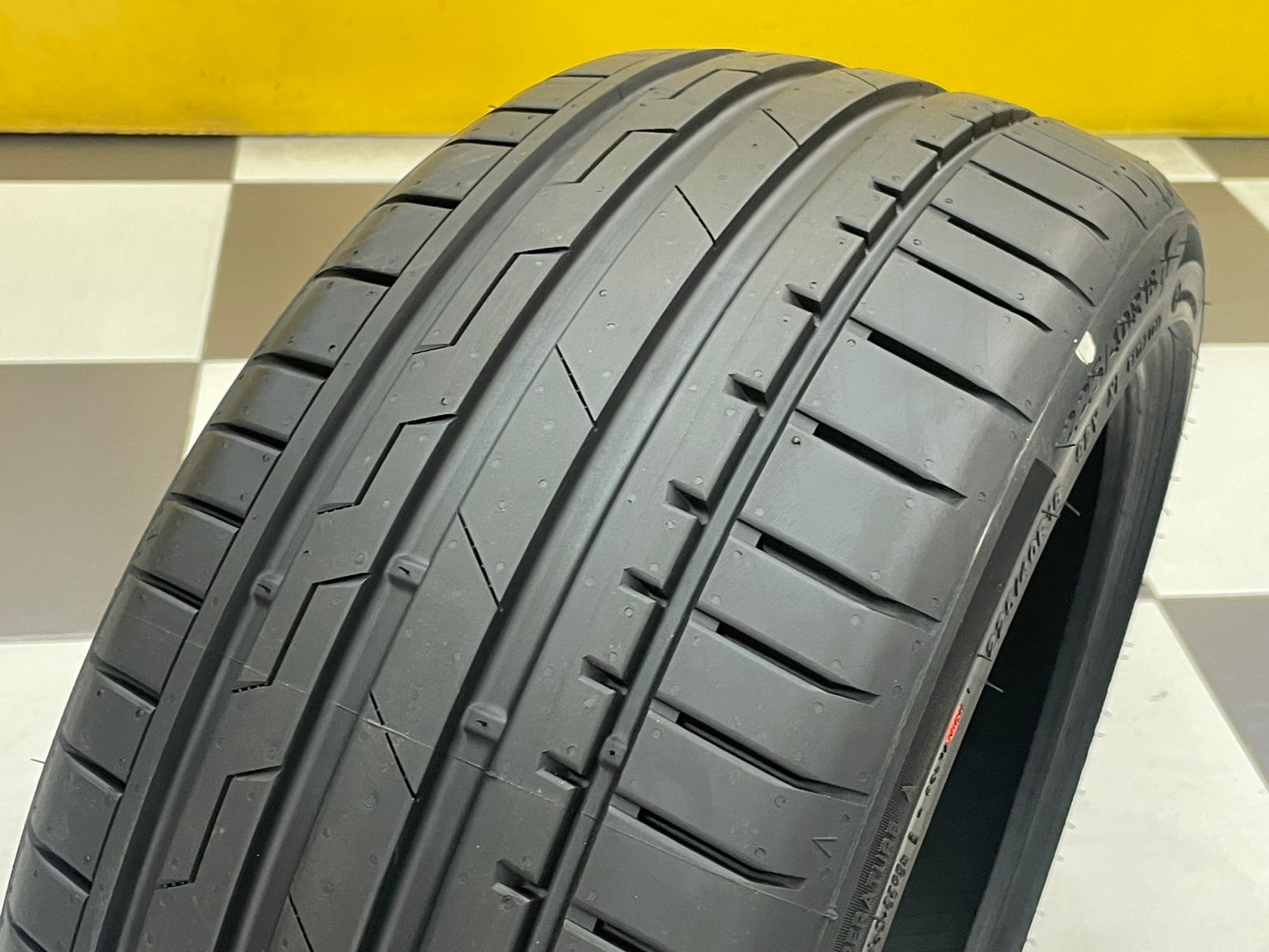 GITI SPORT S2 225/40R18 ยางใหม่ปี2024