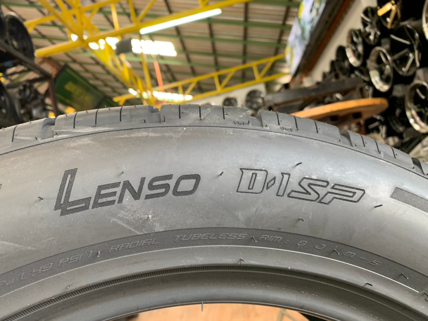 ยางสปอร์ตเร้าใจ สายซิ่ง Lenso D-1SP 255/55R18 ยางใหม่ปี2021