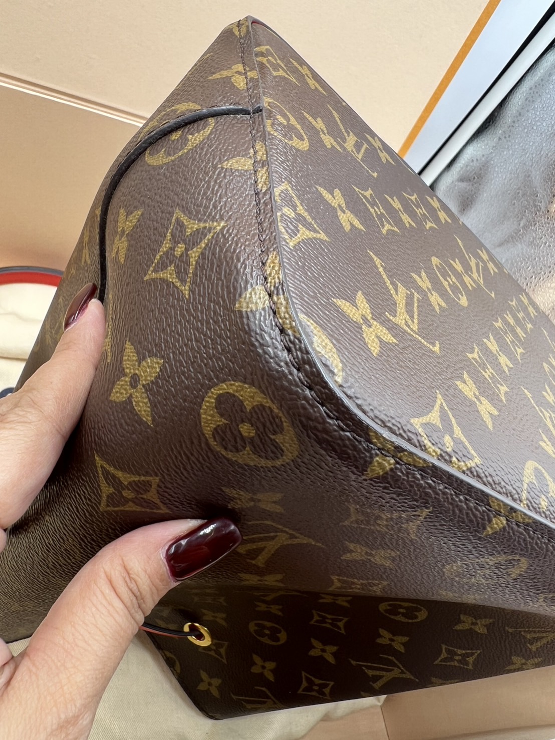 LV neo noe มือสอง สีแดง