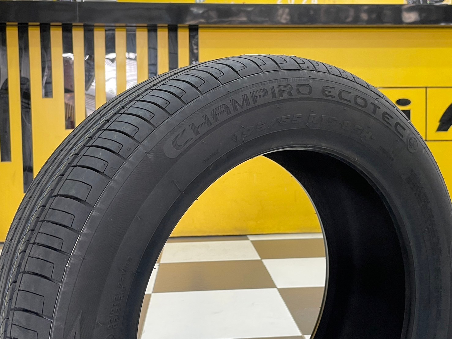 GT RADAIL CHAMPIRO ECOTEC 195/55R15 ยางใหม่ปี2024