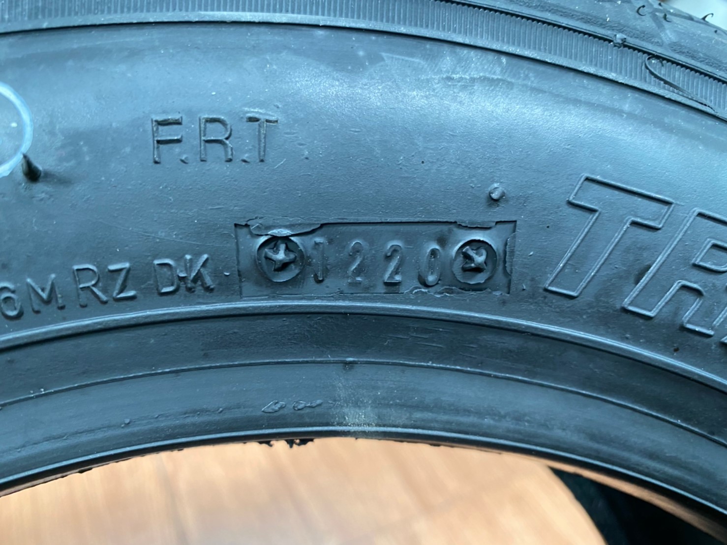 ยางใหม่ขอบ13 ยางแก้มเตี้ย Vee Ruber 195/50/R13 ยางใหม่ปี2020 สำหรับล้อผ่า ล้อหน้ากว้าง ล้อซิ่ง