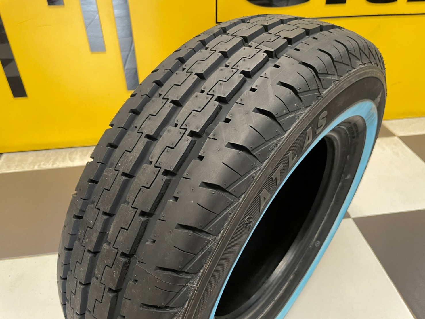 ยางขอบขาวแท้ ATLAS R772 195R14 ยางใหม่ปี2023