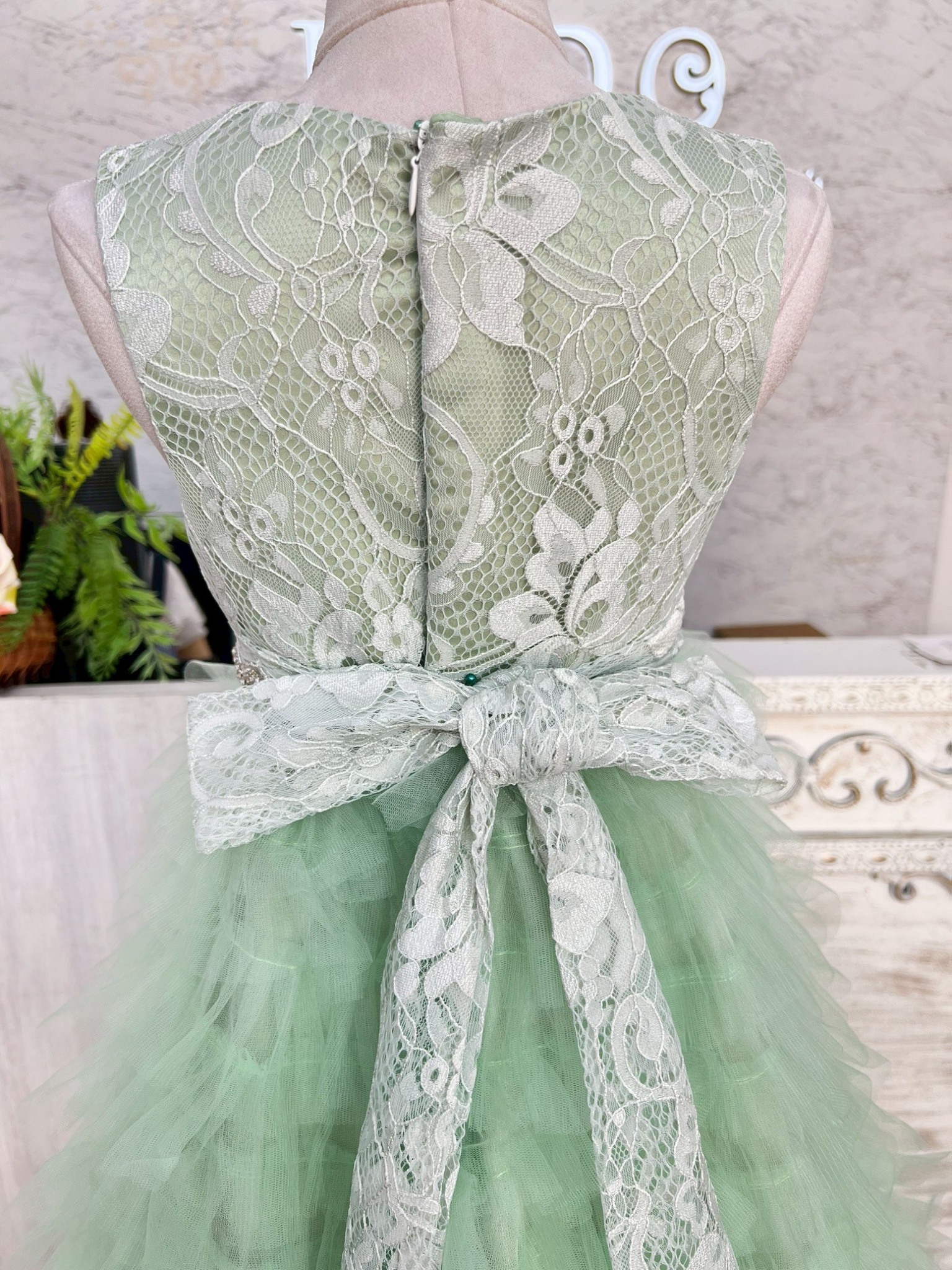 ชุดราตรีเด็ก(หน้าร้านอยู่รัชดา ลองได้ถ่ายรูปเองจากชุดจริง)W19223 สีเขียว กระโปรงยาว แขนสั้น เอวประดับเพชร