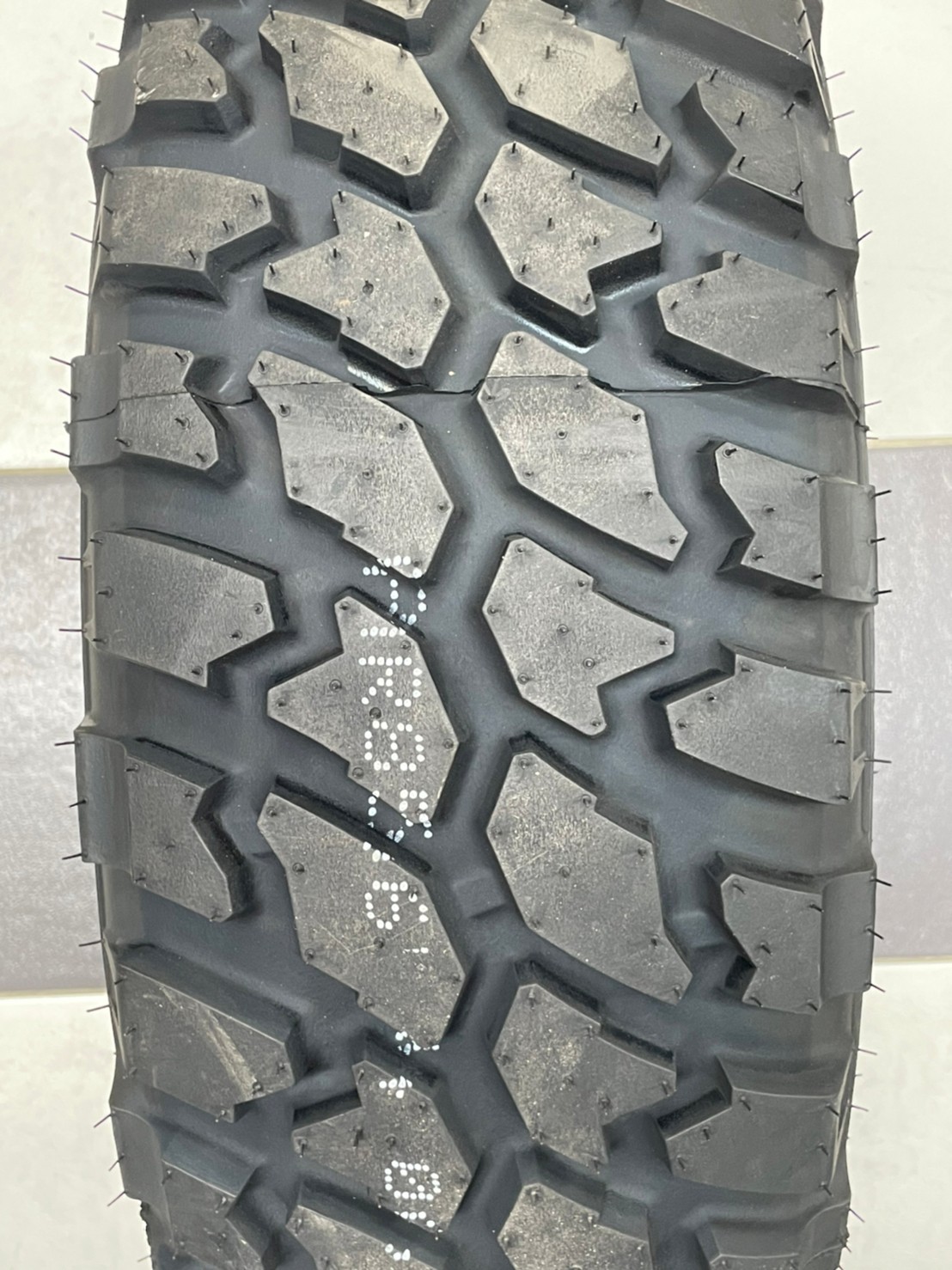 ยางใหม่สายลุยMT Mud Terrain ยางRUNWAY ขนาด31x10.5R15 ยางใหม่ปี2022 ยางสายลุย