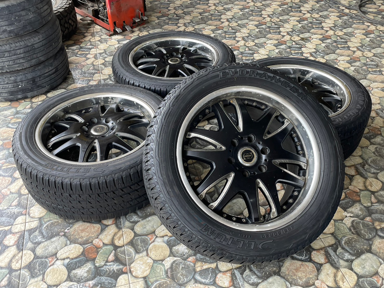 #ล้อแม็กซ์มือสองขอบ20 #Infinity 20x9 ET20 #6x139.7 สีดำขอบเงาพร้อมยาง 265/50R20 ยางปี20