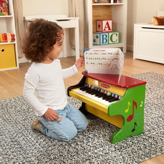 Melissa & Doug รุ่น 1314 Learn-to-Play Piano ชุดเปียโน ส่งเสริมการเรียนรู้เรื่องการฟัง เสริมความสนใจด้านดนตรี ชุดของขวัญ เด็กผู้ชาย เด็กผู้หญิง ดนตรี
