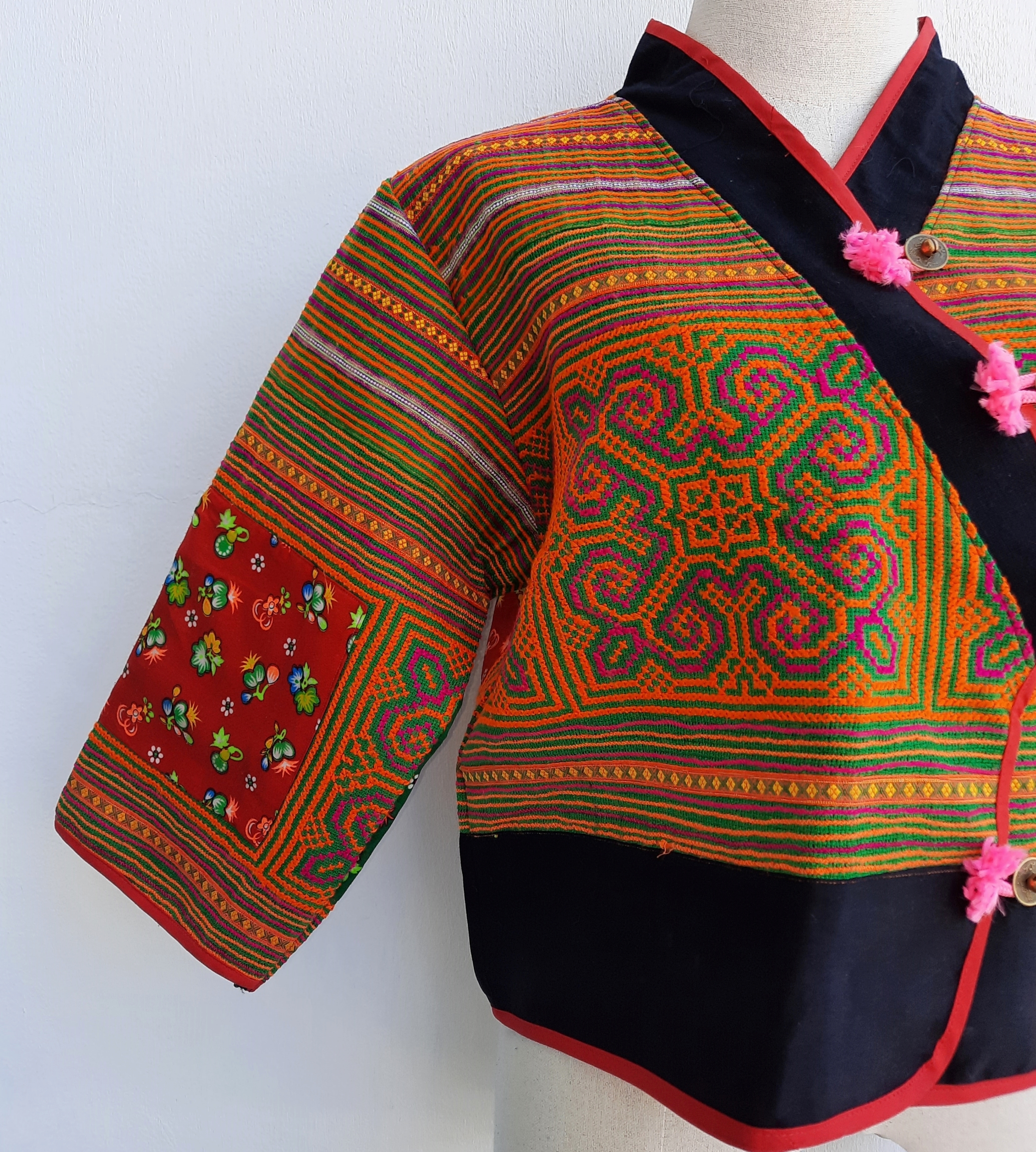 เสื้อเจ้านาง ลายโบราณ สีส้ม-เขียว