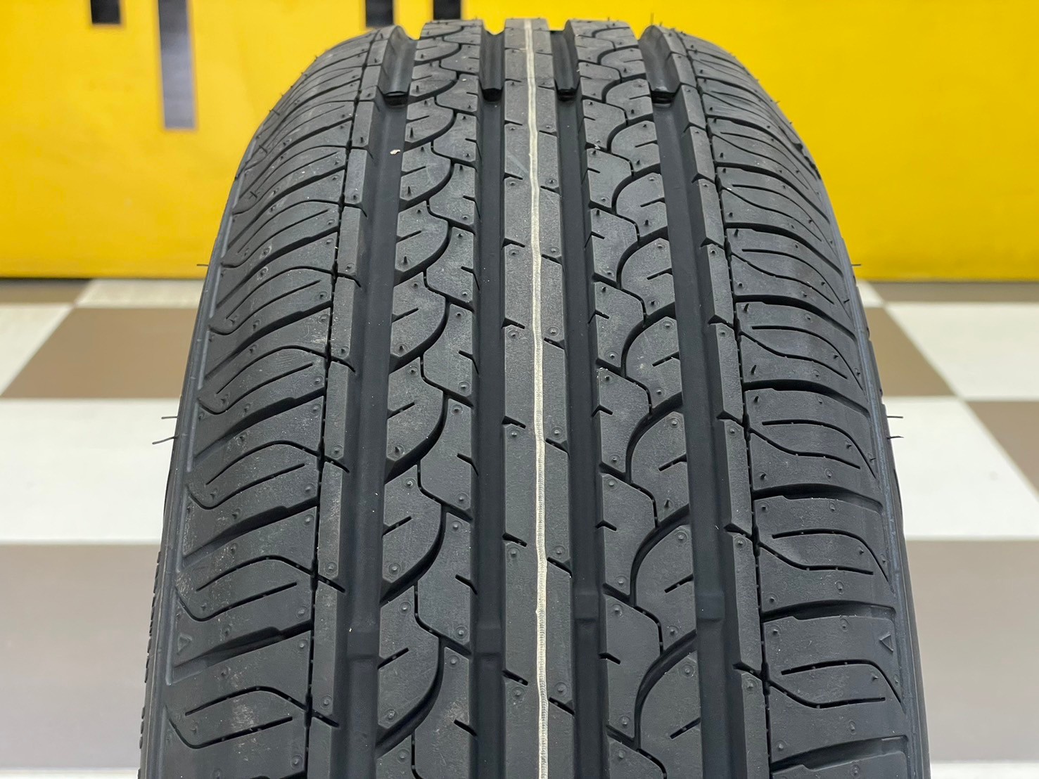 ยางใหม่ดีสโตน DEESTONE Public Trans R20 195/65R15 ยางใหม่ปี2024