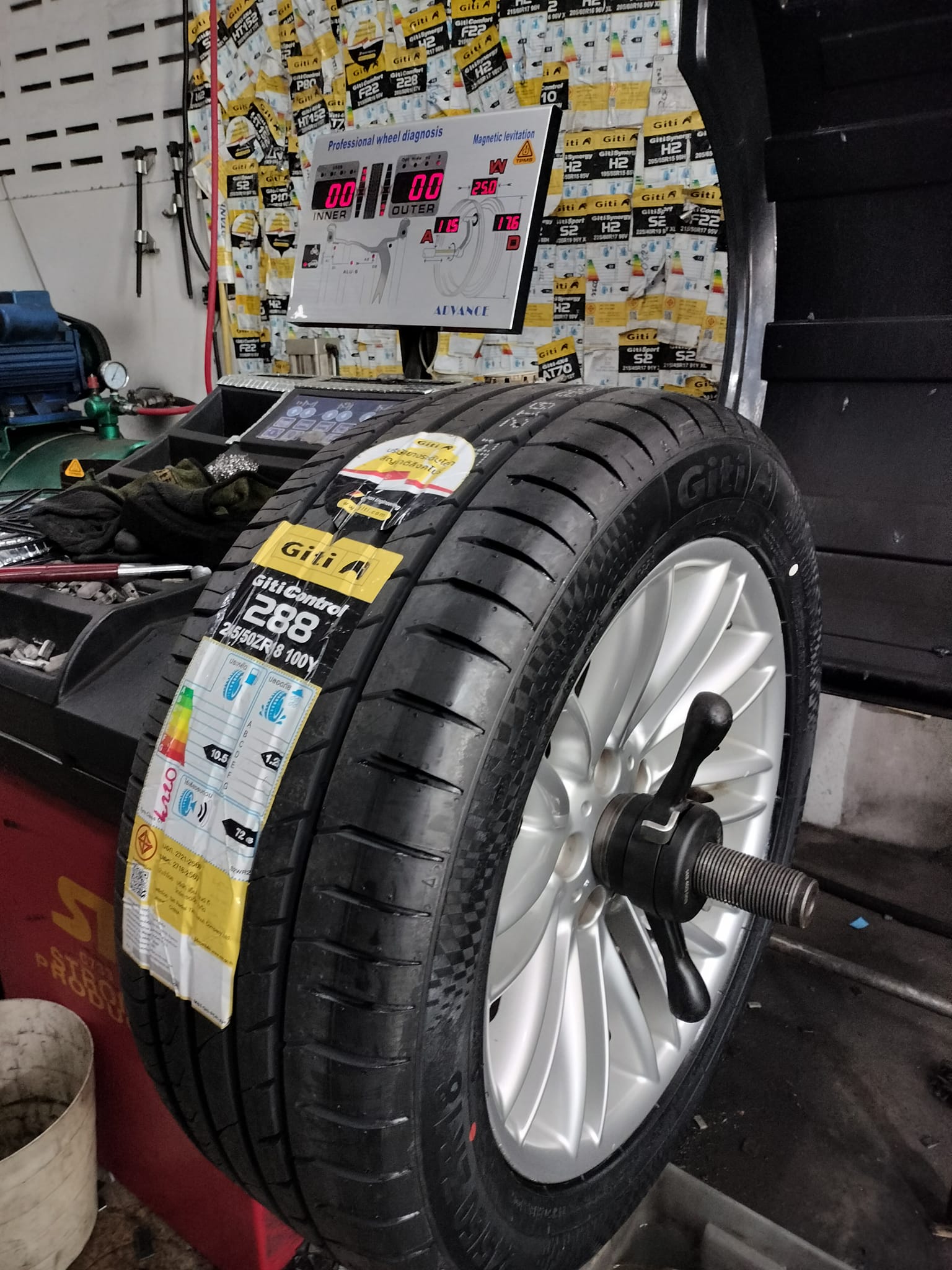 #BMW_730LI #GITI_CONTROL288_245/50R18