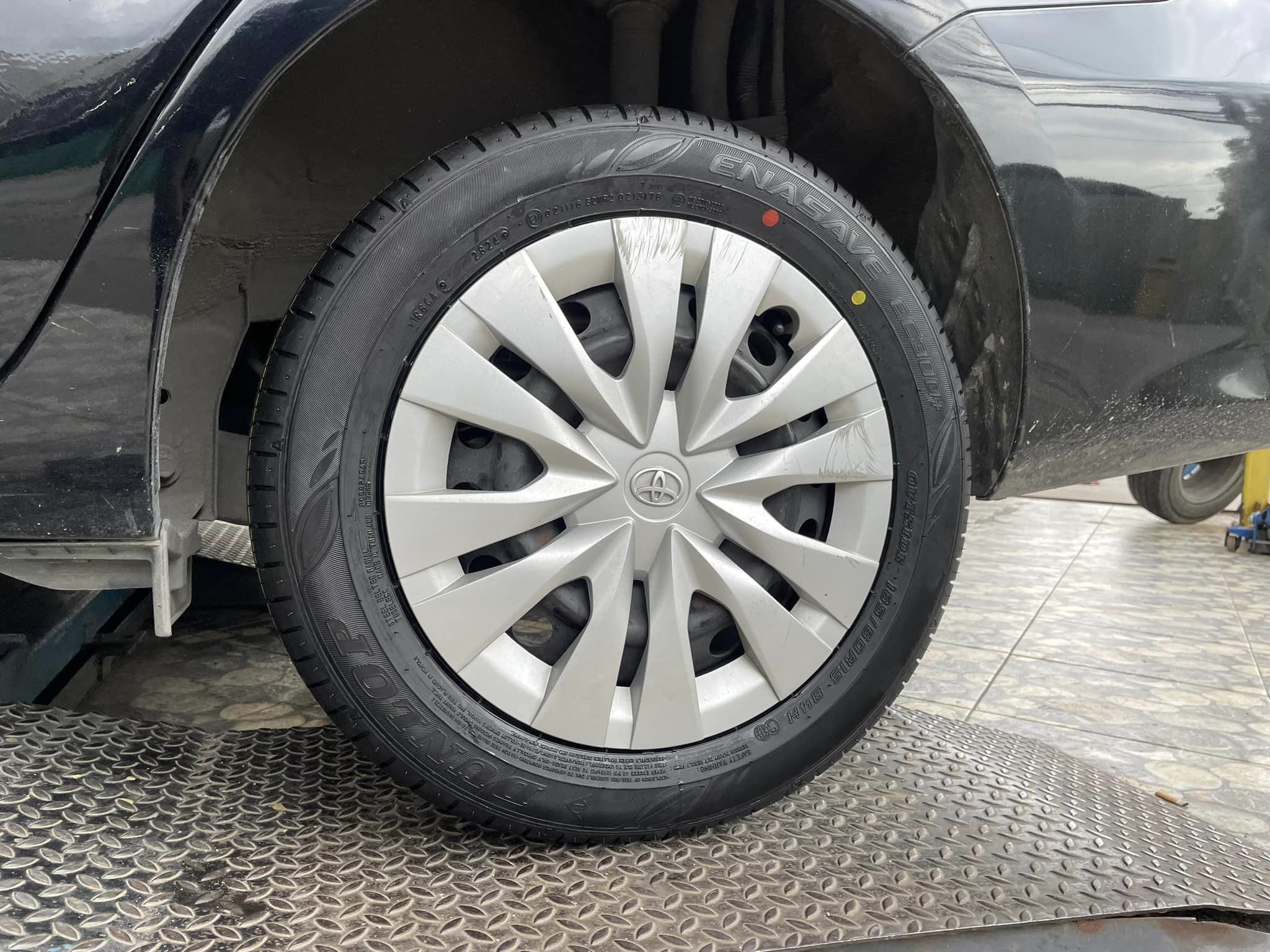 #TOYOTA_YARIS 🚘เปลี่ยนยาง 🛞🐘#DUNLOP_EC300+_185/60R15