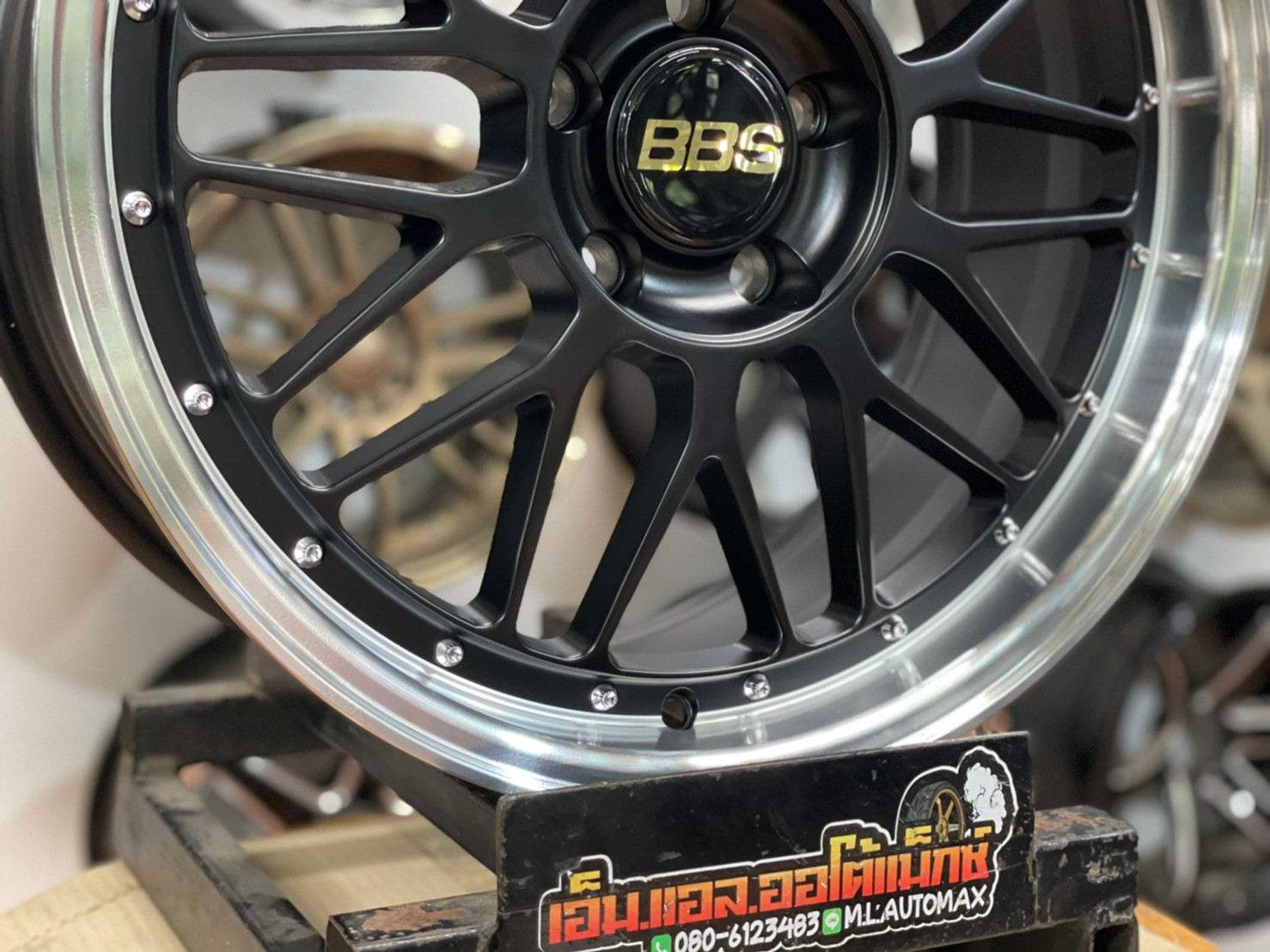 BBS LM ขอบ18 5รู114 ในสี Limited Edition 18x8 ET+35 5x114 สีดำขอบเงา หมุดเงิน