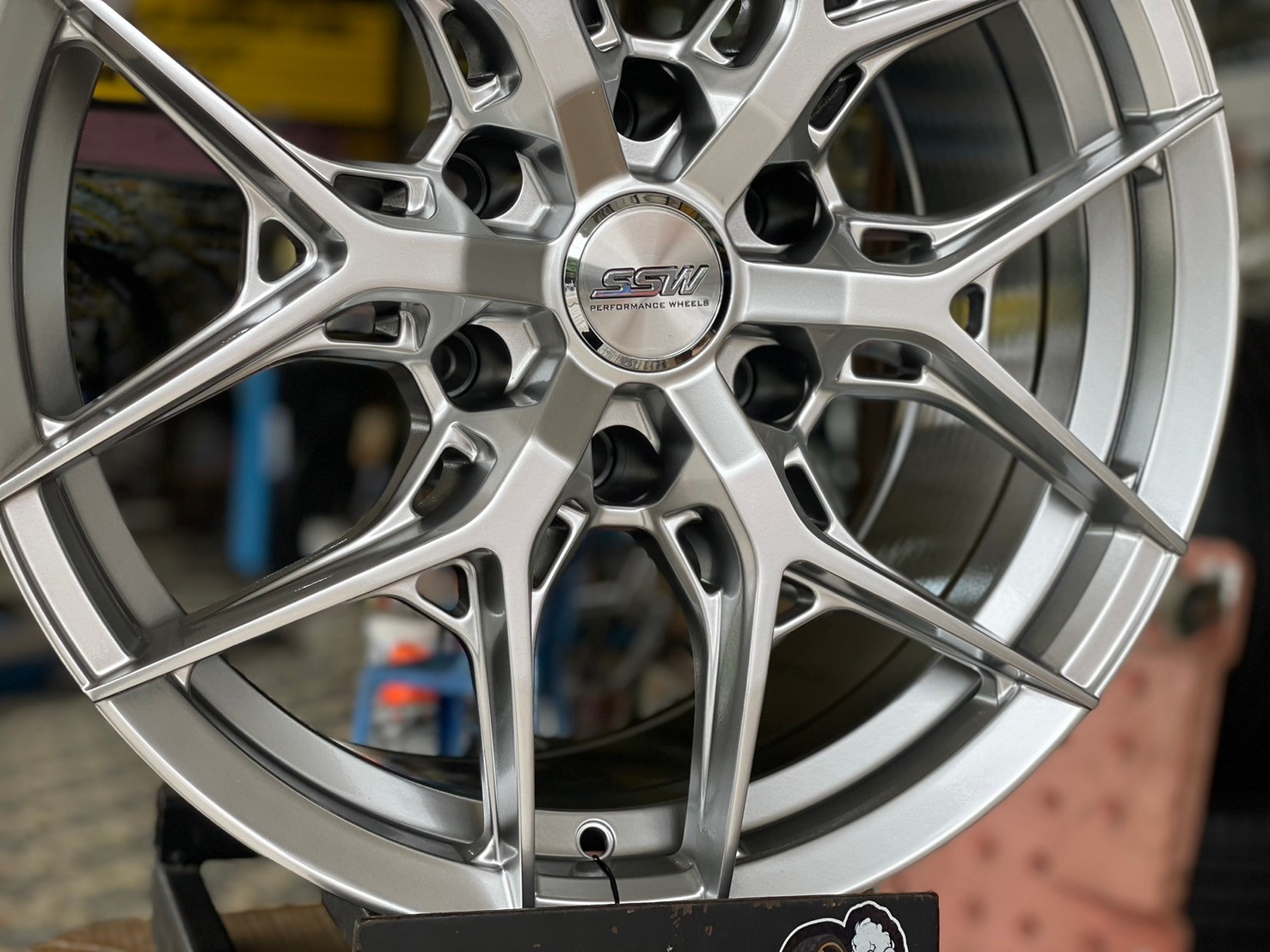 ล้อแม็กซ์ใหม่ขอบ18 #SSW386 18x9 ET20 6x139.7 สีไฮเปอร์ซิลเวอร์