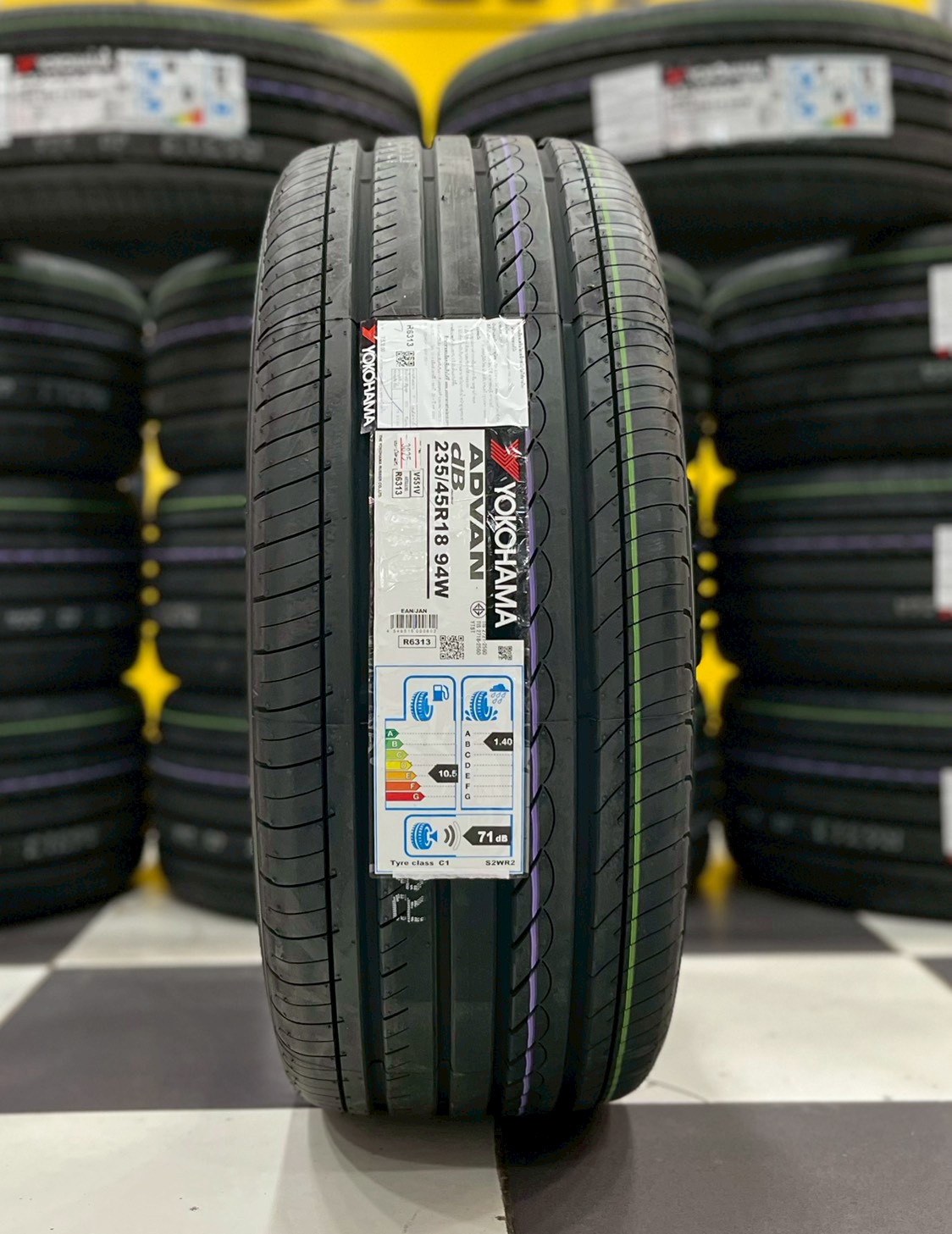 Yokohama ADVAN dB Decibel V551 ขนาด 235/45R18 ยางใหม่ปี2025