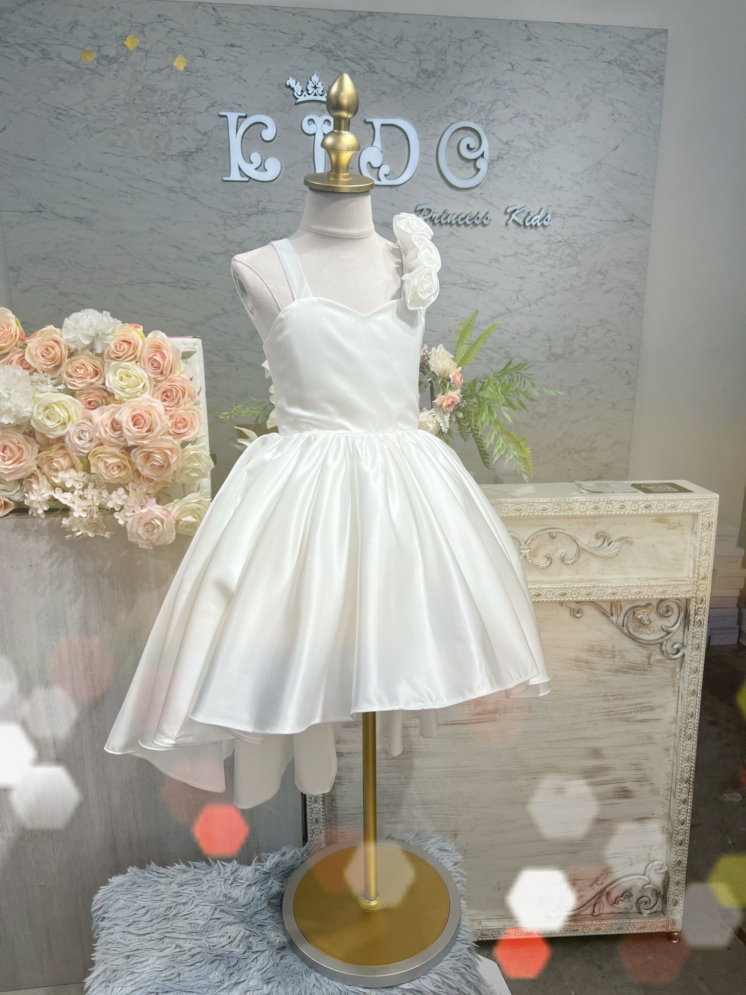 Sชุดราตรีเด็ก ชุดเจ้าหญิง (*หน้าร้านอยู่รัชดา*)W19205 สีเขียว ขาว กระโปรงหน้าสั้นหลังยาว สายเดี่ยว สวยน่ารักมาก