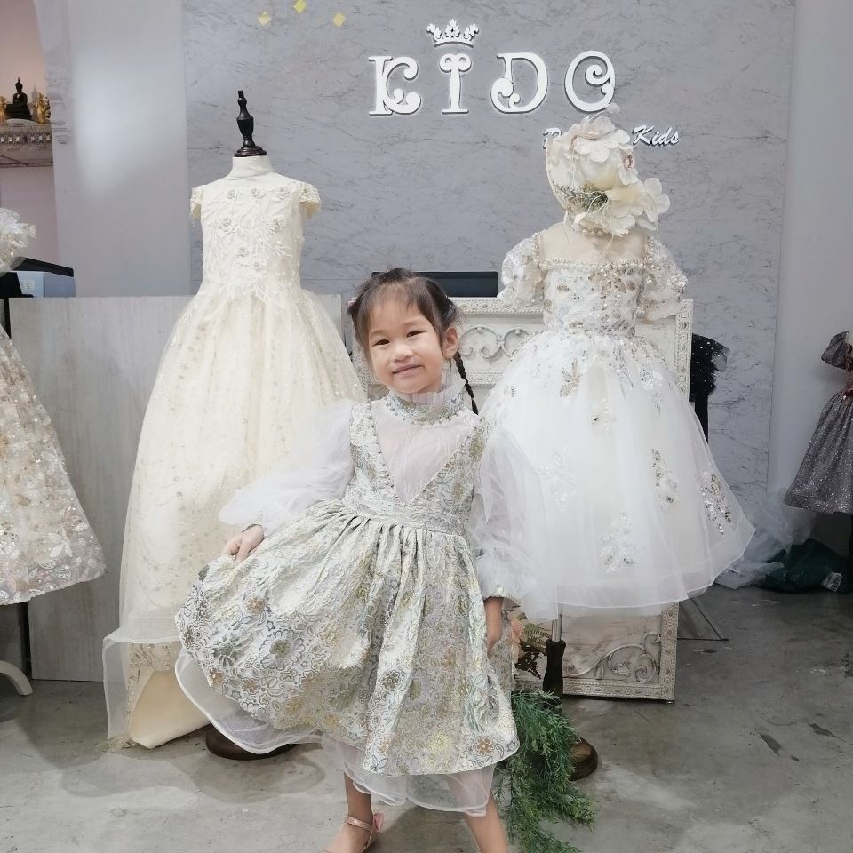 ชุดเจ้าหญิง(หน้าร้านอยู่รัชดา ลองได้ถ่ายรูปจากชุดจริง)W18331สีเขียวทอง แขนยาวซีทรู สวยหวานงานหรู กระโปรงสั้น