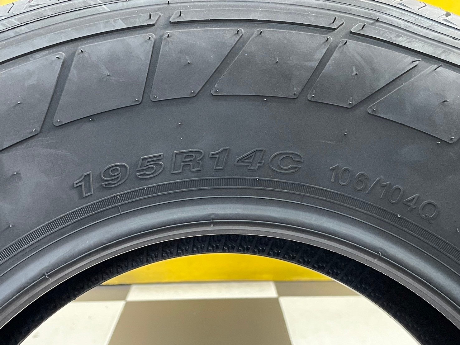 ยางกระบะบรรทุก 𝗔𝗿𝗶𝘀𝘂𝗻 🔴 ZX15 🔴 195R14C ยางใหม่ปี2024