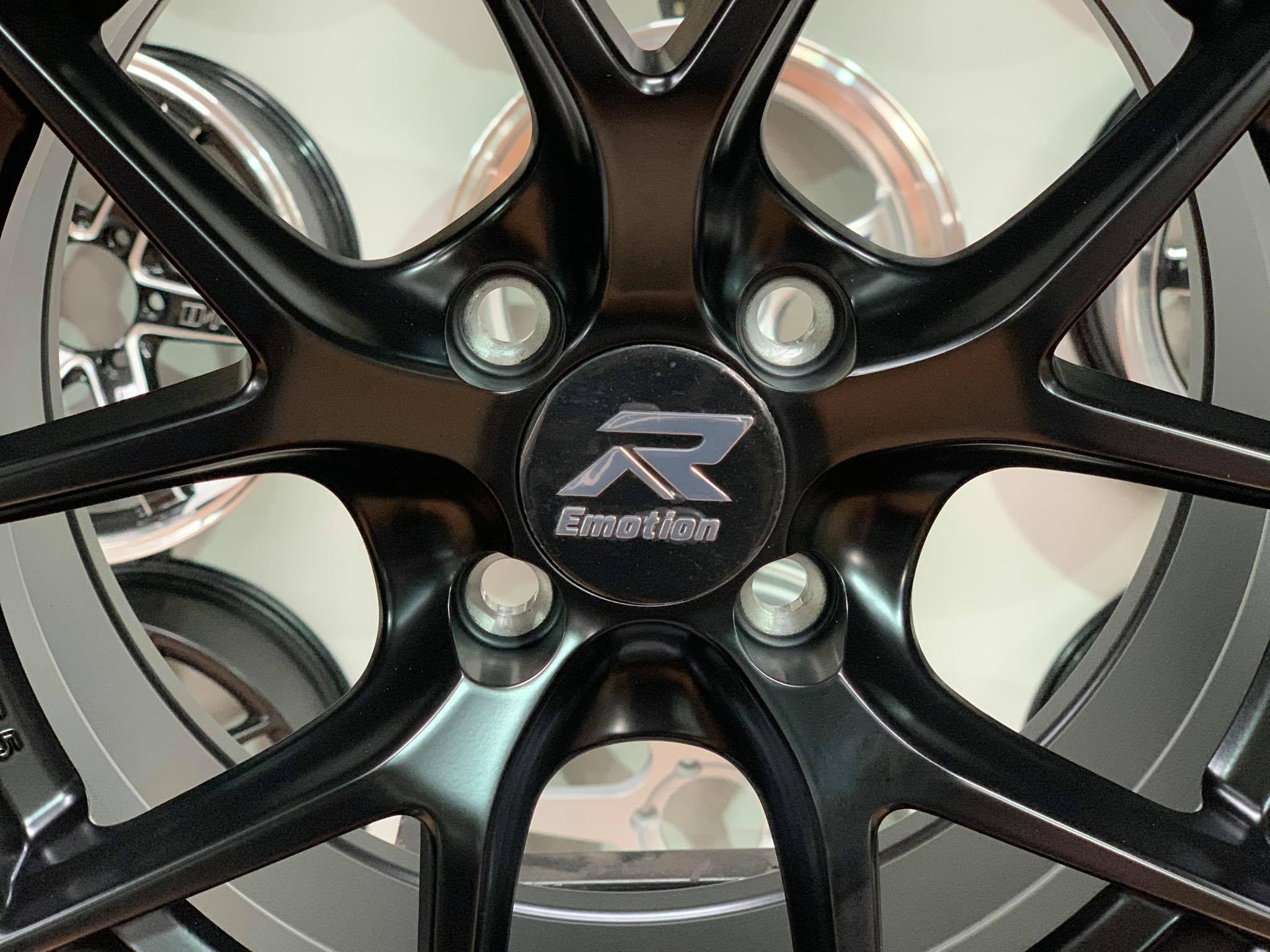 ล้อแม็กใหม่ขอบ15 EmotionR ลายFRE กว้าง7.5 ออฟ35 ขนาด4รู100 สำหรับรถเก๋ง