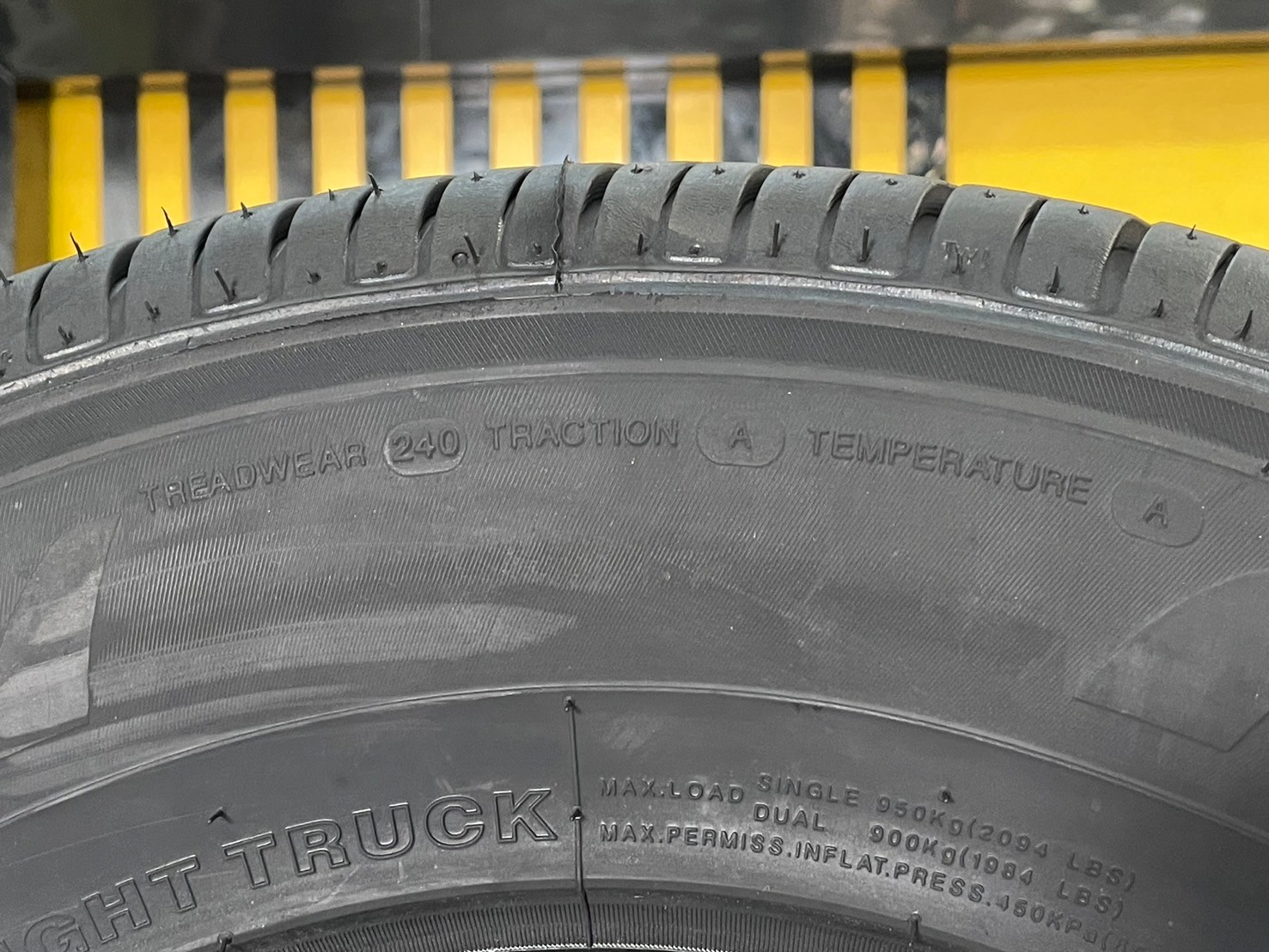 🔥🔥#ยางใหม่ดีสโตน #DEESTONE R401 195R14 ยางกระบะคุณภาพดี New2025🔥🔥ยางไทยราคาคุ้มค่า