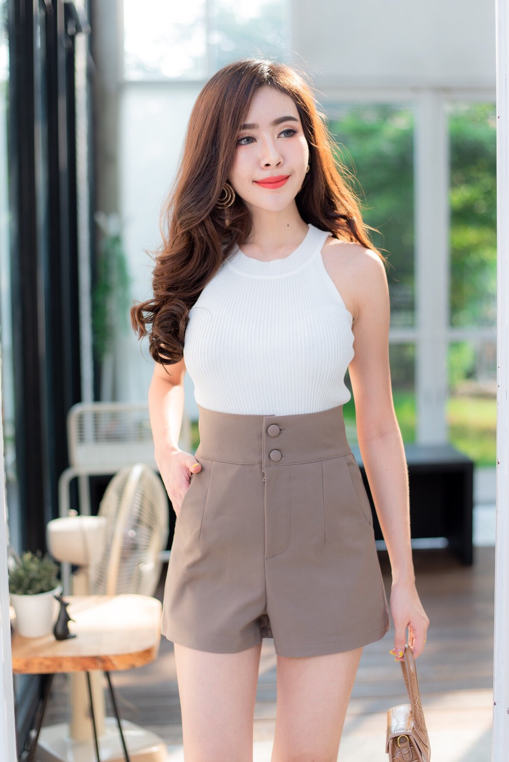 กางเกงขาสั้นเอวสูง 2 กระดุมหน้า งานซิปหน้า สวยมาก เก็บพุงอย่างเนียน สาว ๆ ใส่แล้วทรงสวย น่ารัก พลางหุ่น