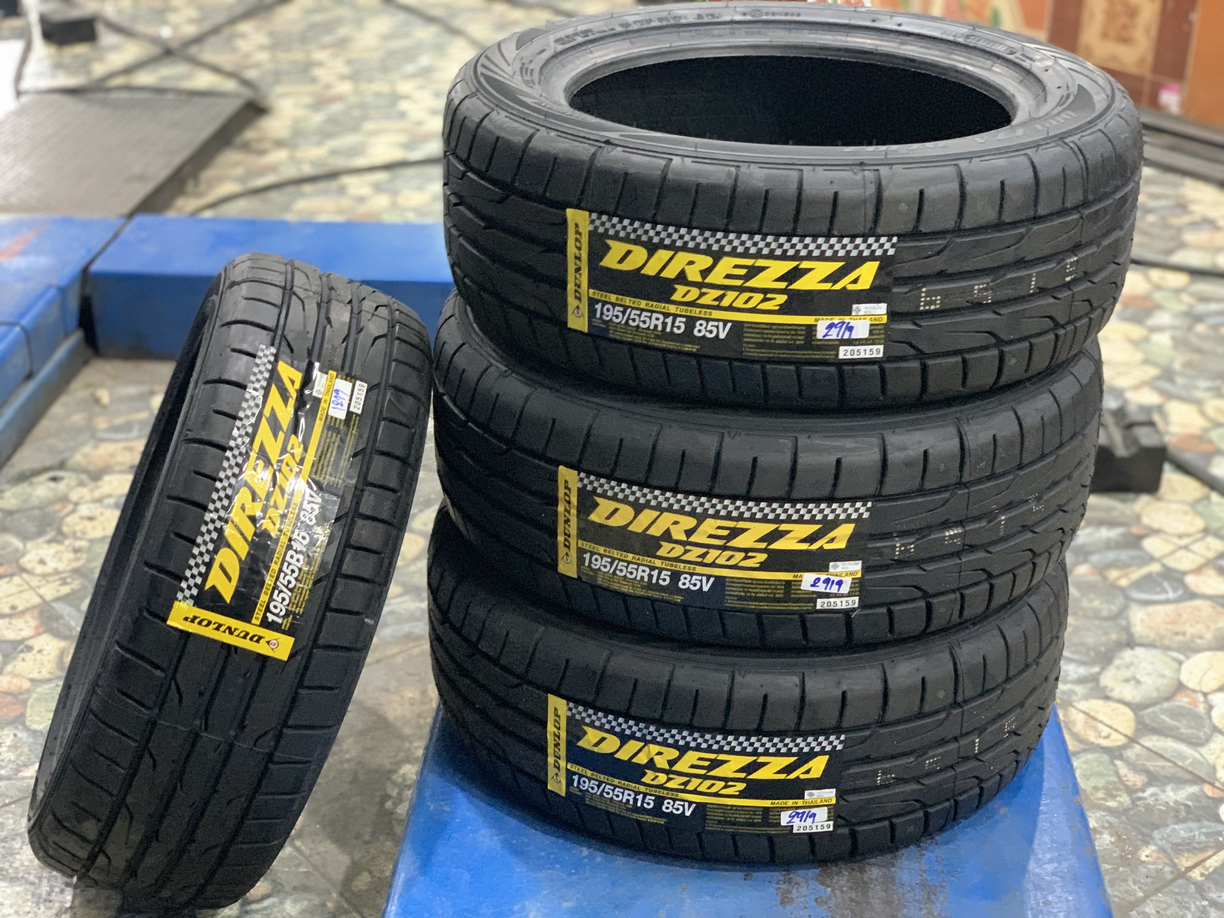 195/55R15 Dunlop DZ102 ยางใหม่ ยางไทย ปี2019