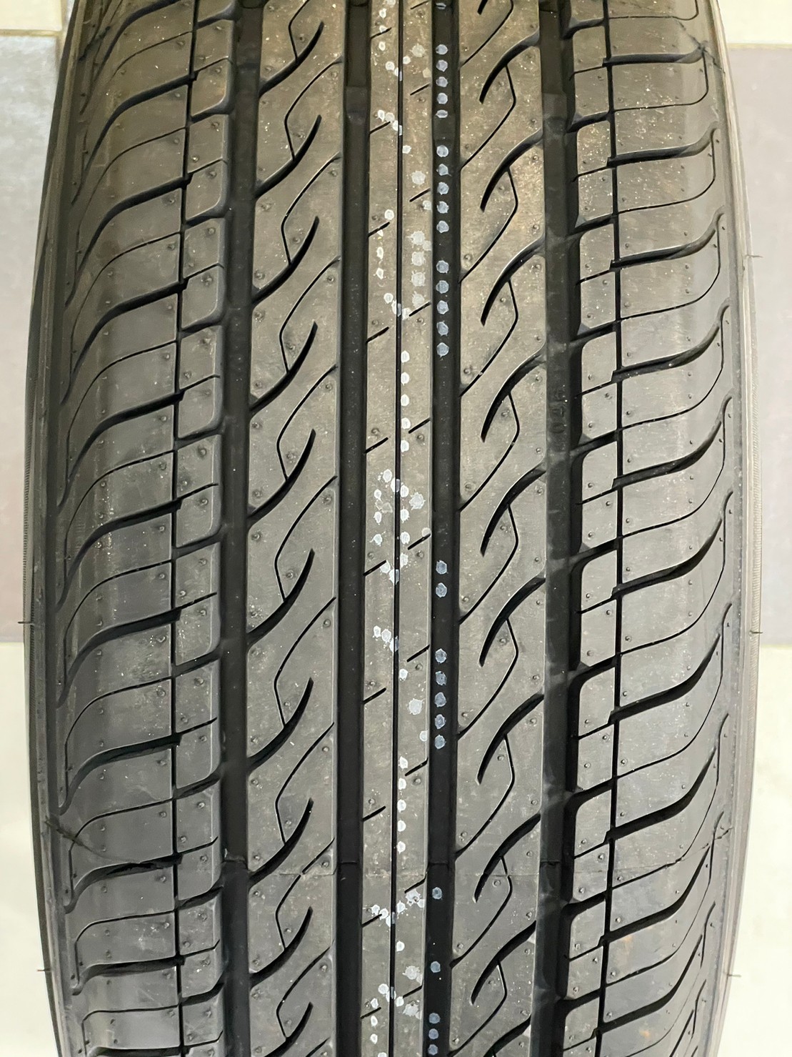 ยาง GOODRIDE RP28 215/60R16