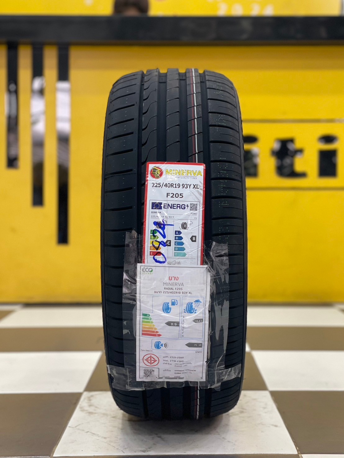 ยาง MINERVA F205 225/40R19 ยางสปอร์ตคุณภาพดี สมรรถนะการขับขี่สูงนุ่มเงียบ ยางใหม่2024