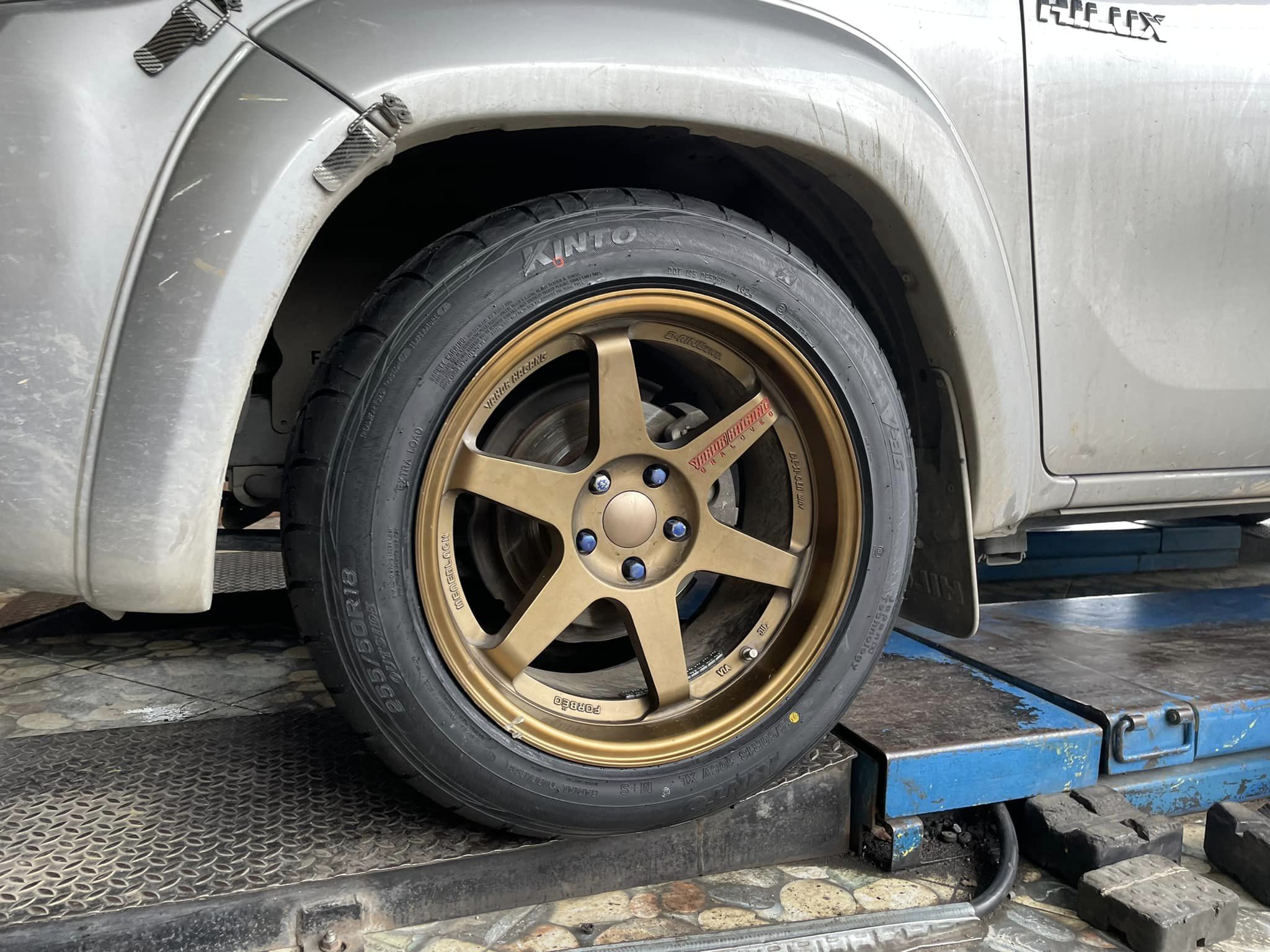 TOYOTA_REVO เปลี่ยนยาง #KINTO_V-36_255/50R18