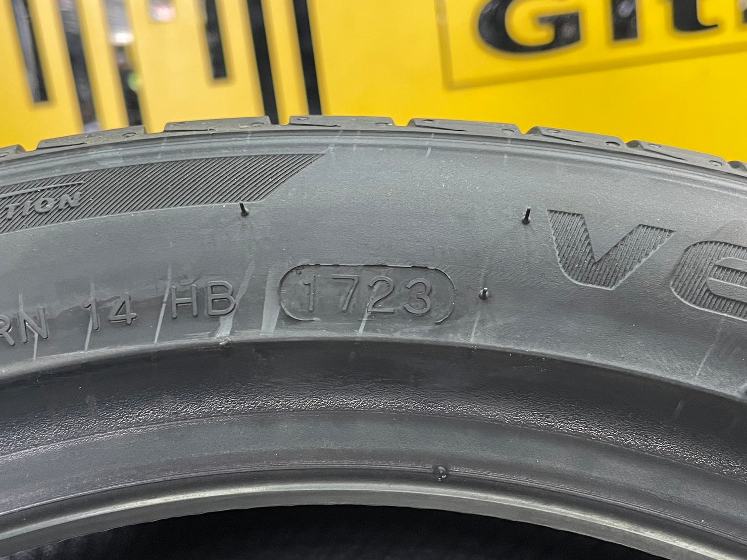 HANKOOK Ventus V12 evo2 215/45R17 ยางใหม่ปี2023