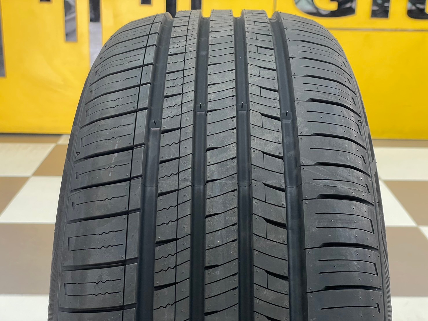 ยางใหม่ AUSTONE SP602 235/50R18 ยางผลิตไทย คุ้มค่ารับประกันบาดบวมเบียดตำ180วันเคลมฟรี ยางใหม่ปี2024