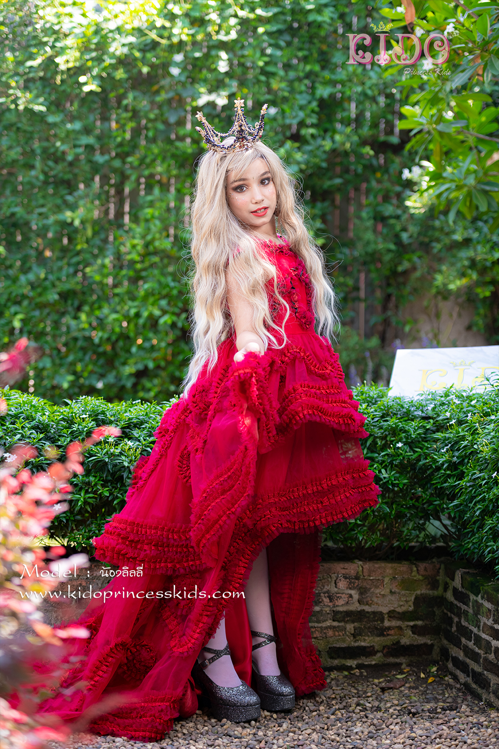 เช่าชุดเด็ก*มีหน้าร้านอยู่รัชดา ลองได้ เปลี่ยนได้ ถ่ายรูปเองจากสินค้าจริง*W18206 ชุดเดินแบบเด็กสีแดงเน้นความหรูที่การตกแต่งด้วยการนำผ้ามาจับจีบระบายแต่งเป็นลวดลายในชุด กระโปรงทรงหน้าสั้นหลังยาวดูเปรี้ยวแบบมีสไตล์ มีแขน