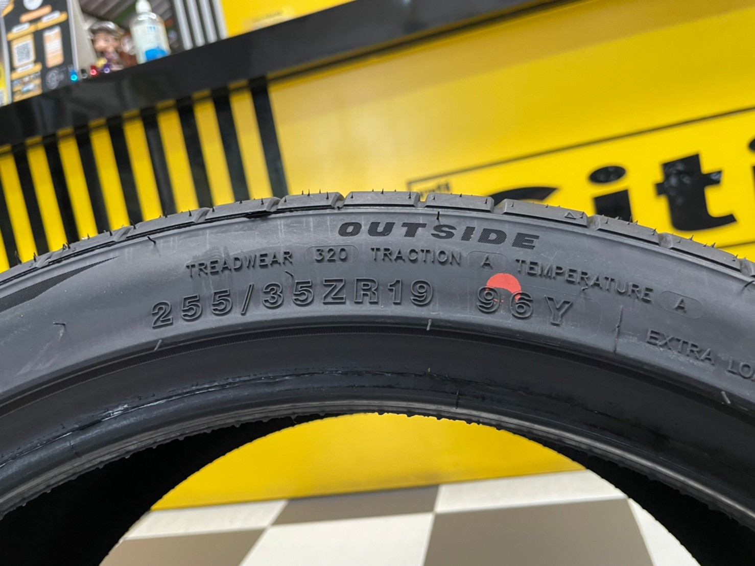 ยางMINERVA F205 255/35R19 ยางสปอร์ตคุณภาพดี สมรรถนะการขับขี่สูงนุ่มเงียบ ยางใหม่2022