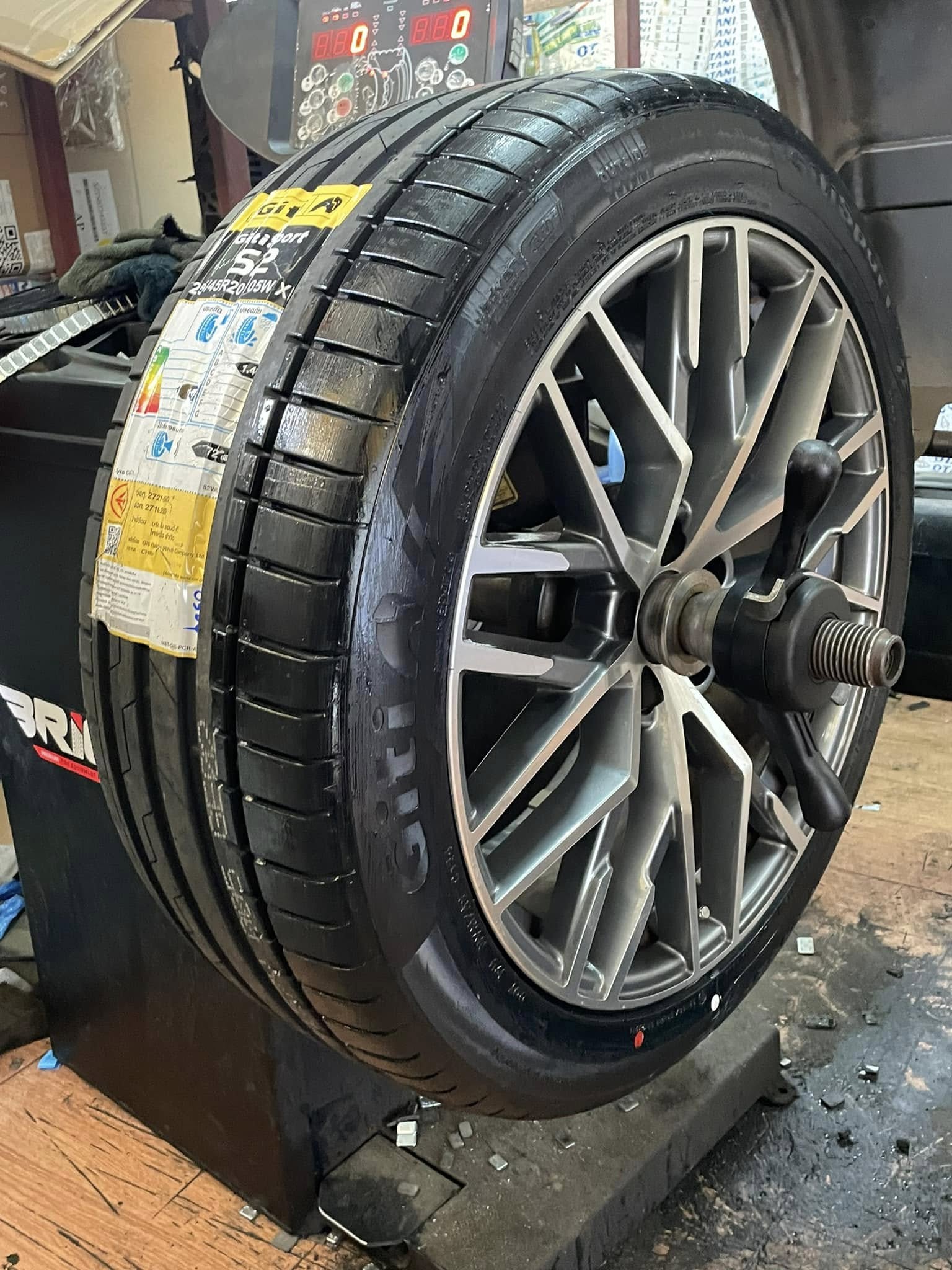 BENZ_GLC220d🛞 🛞#ยางจีที #ยางสปอร์ตสมรรถนะการขับขี่สูง 🛞 🛞#Giti_SportS2 255/45R20