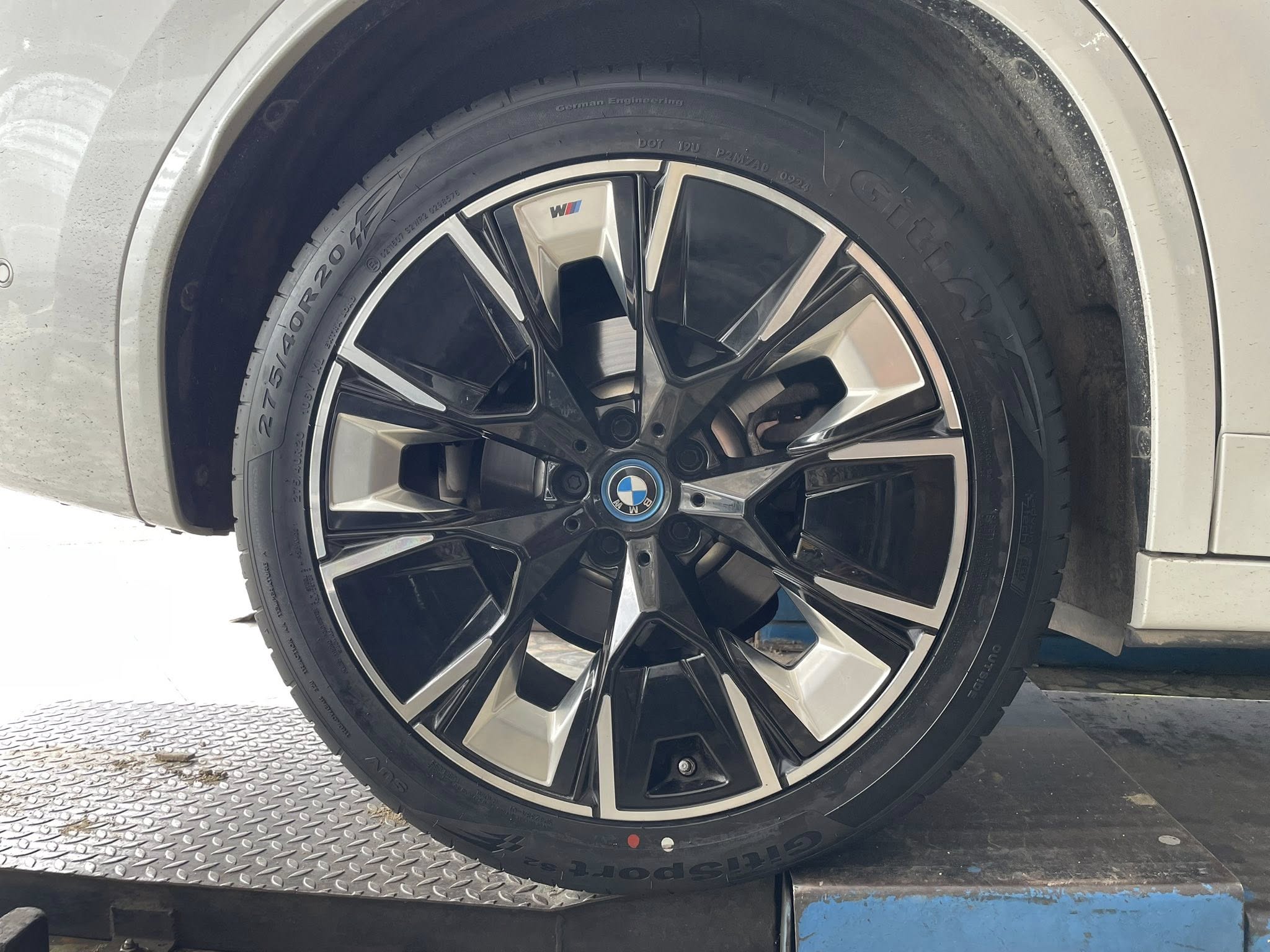 BMW_iX3🚘🛞🐘#GITI_SportS2_245/45R20 🛞 #GITI_SportS2_275/40R20