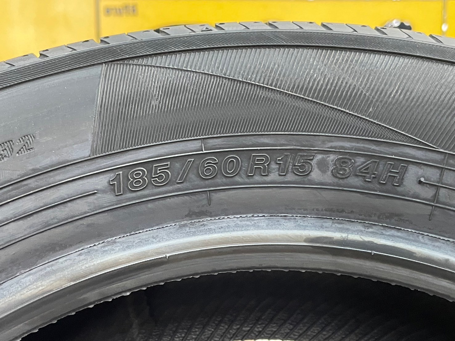 ยางโยโกฮาม่า YOKOHAMA BluEarth ES ES32 185/60R15 ยางใหม่ปี2024