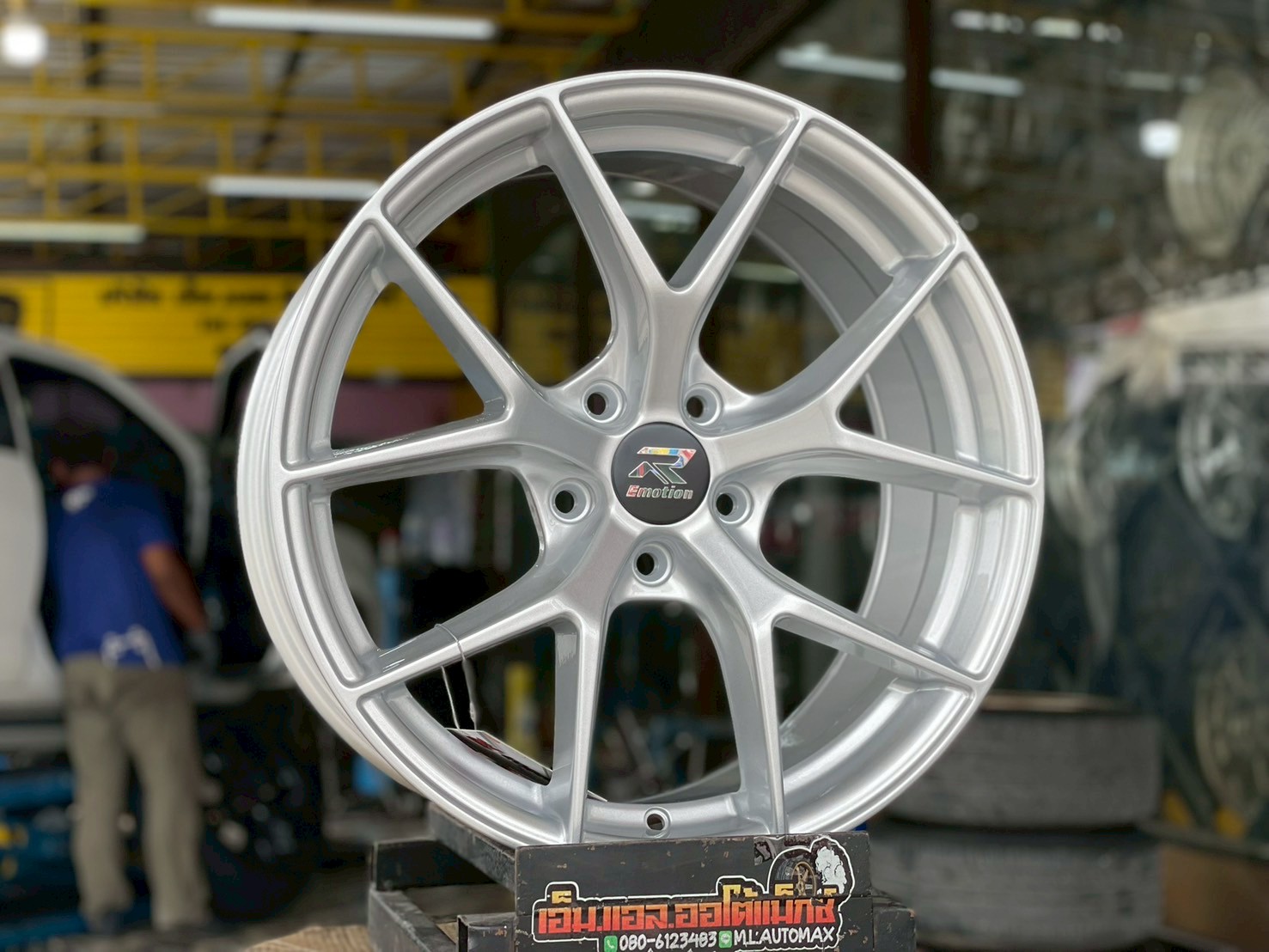ล้อแม็กซ์ใหม่ Emotion R รุ่น FRE ขอบ 18x8 ET35 PCD 5x114.3 สีซิลเวอร์